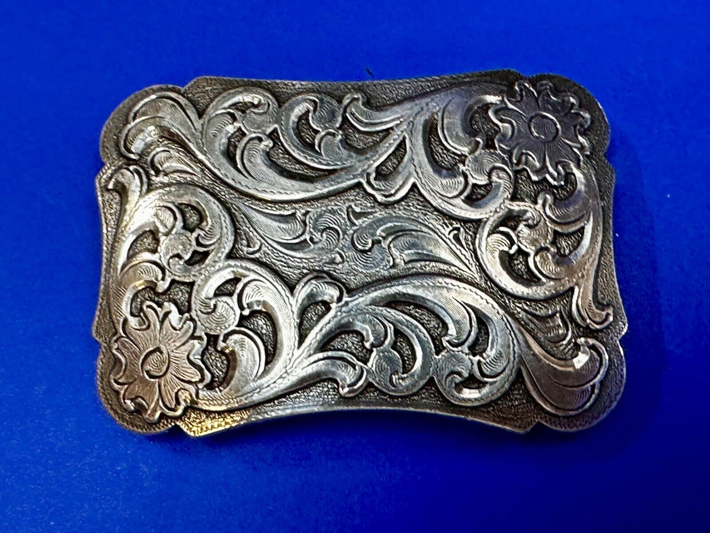 Beautiful Detailed Flower Swirl Floral Theme Silver Tone Rectangular Belt Buckle