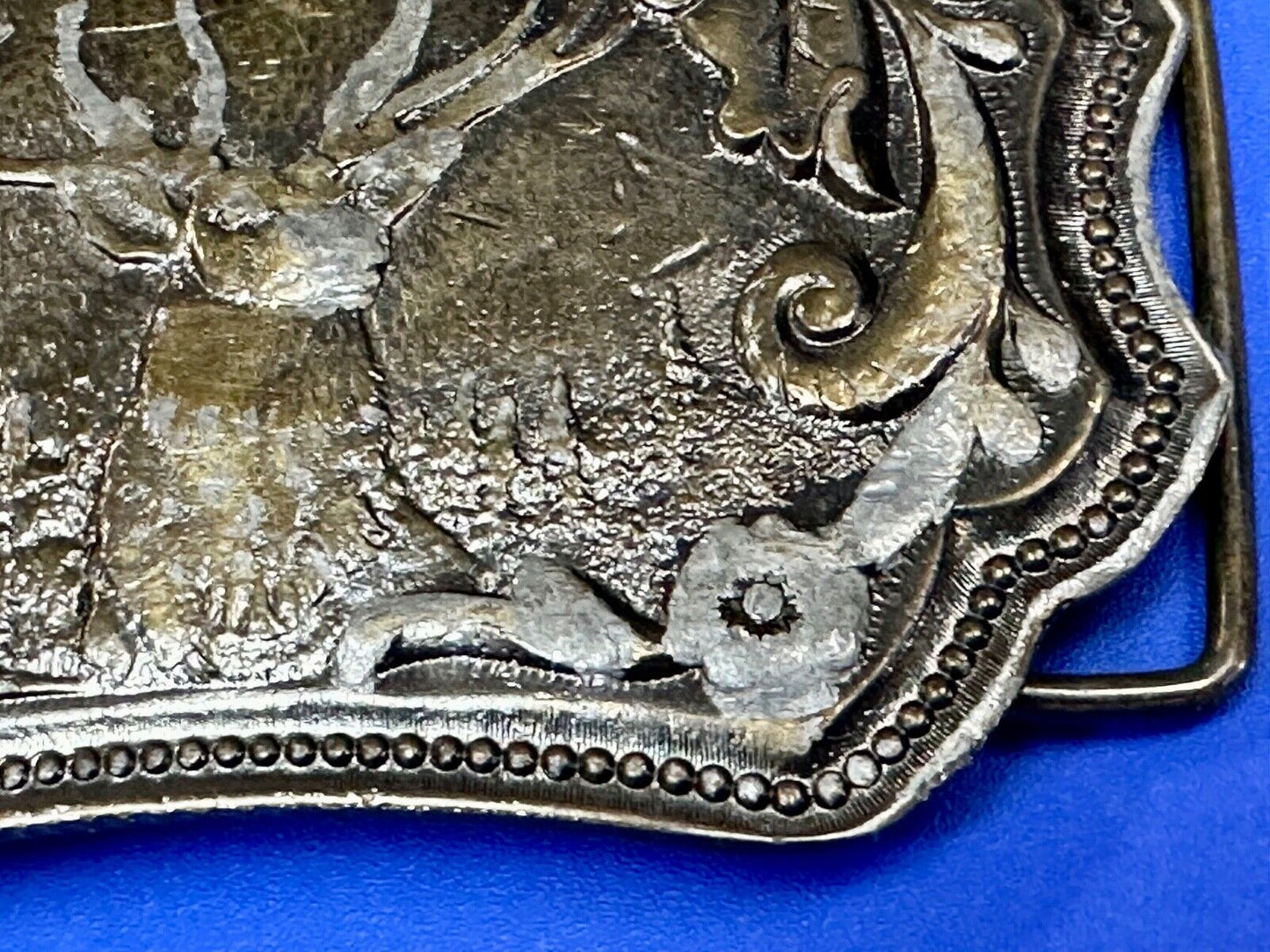 vintage Deer Buck hunters Wyoming Studio art works belt buckle to restore paint
