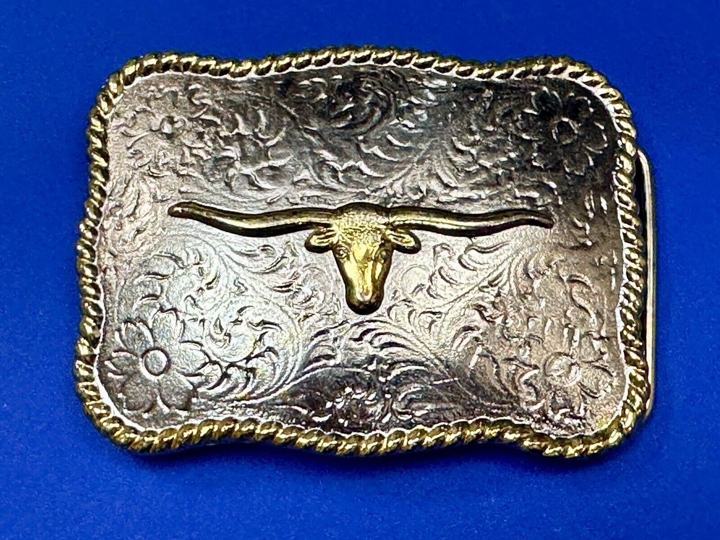Texas Longhorn Cow Steer flower swirl Belt Buckle w/ thick rope boarder