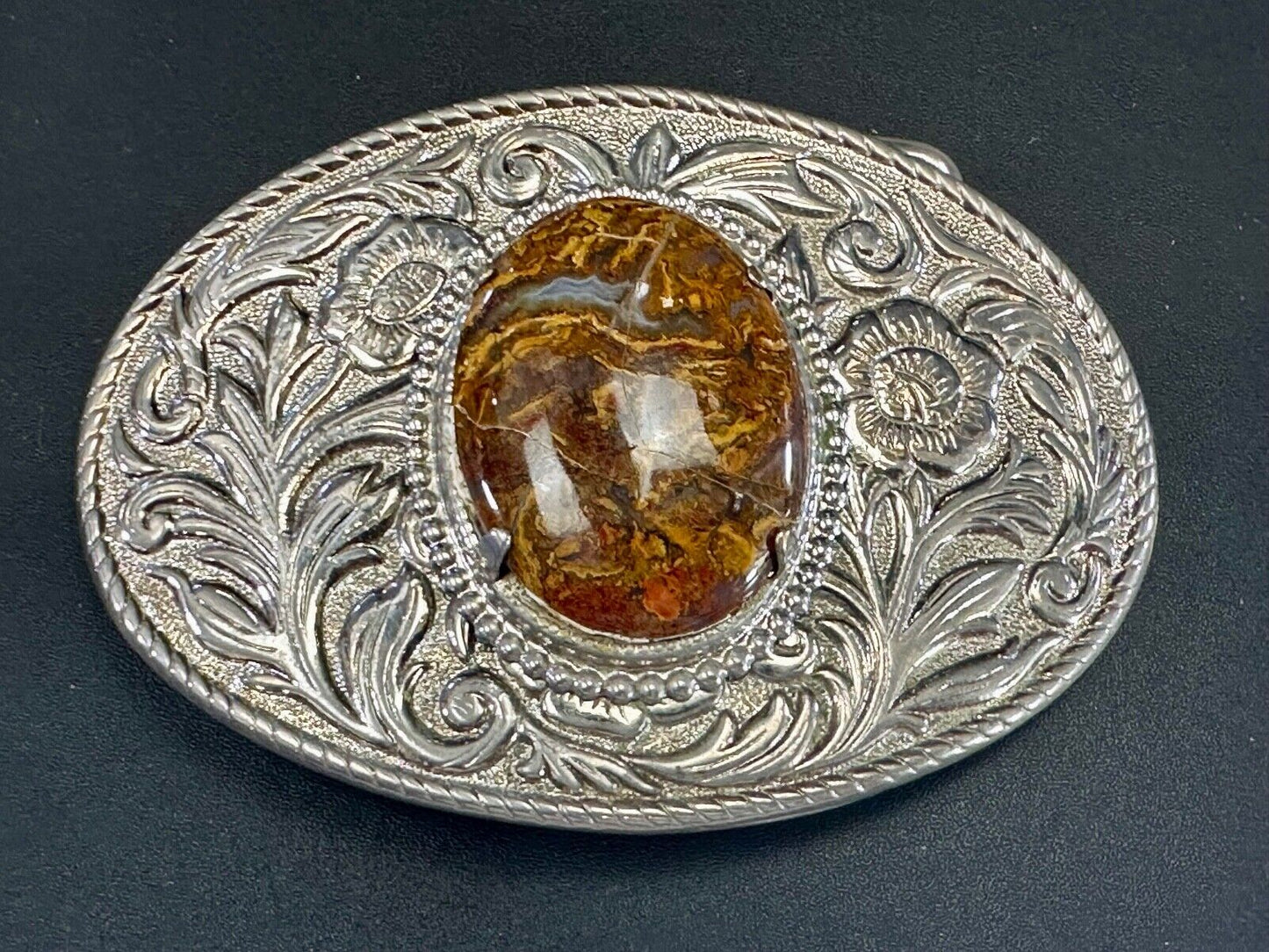 Beautiful cabochon cab stone centerpiece on western silver tone belt buckle