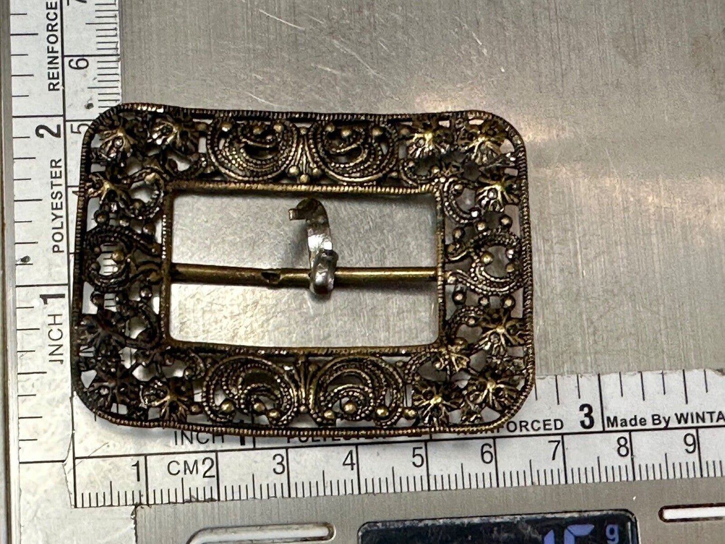 Beautiful antique silver color see through flower swirl belt buckle