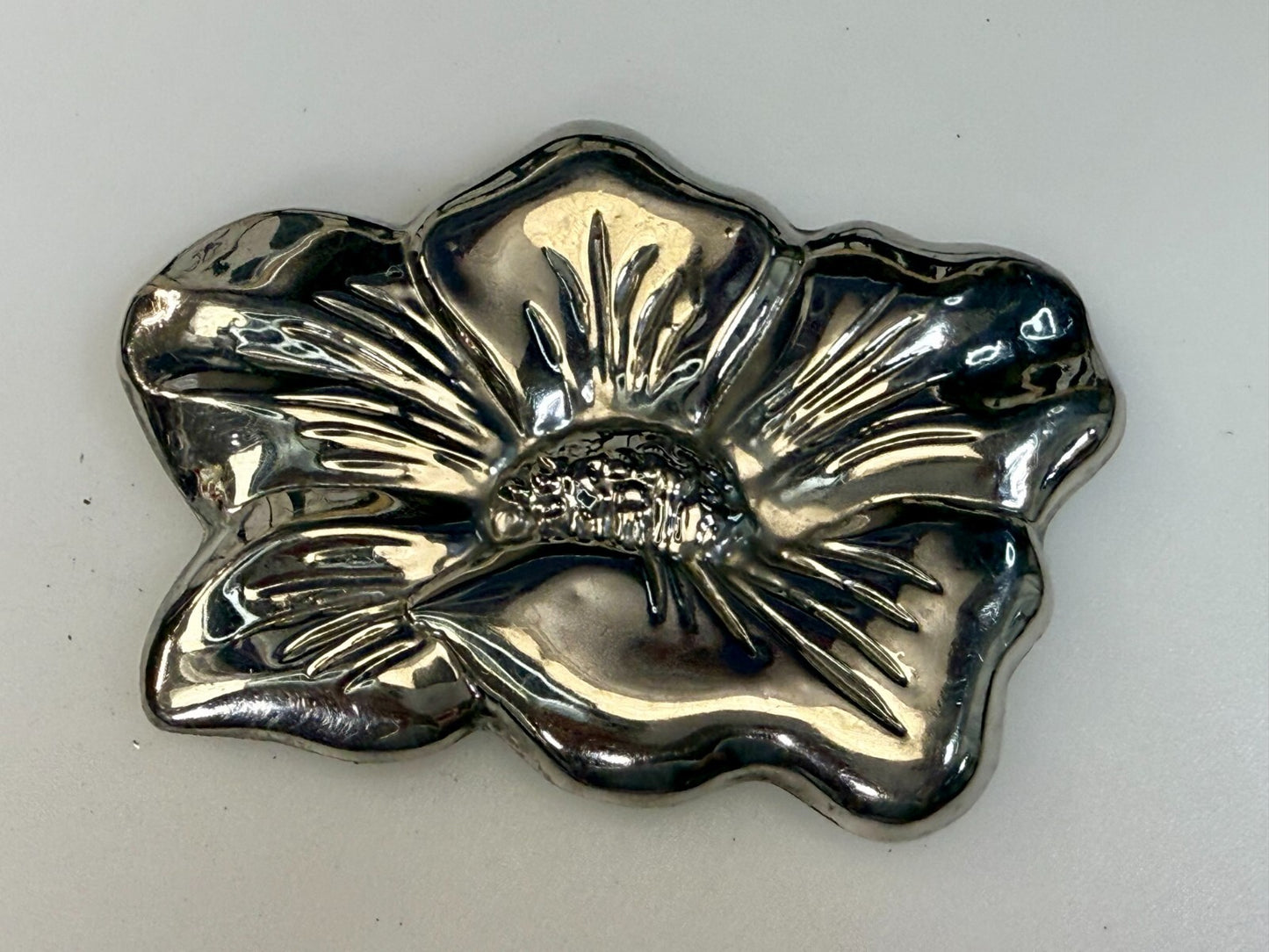 Beautiful Pansy Flower Shaped Silver Tone Hippy Vibe Scarf Slide Belt Buckle