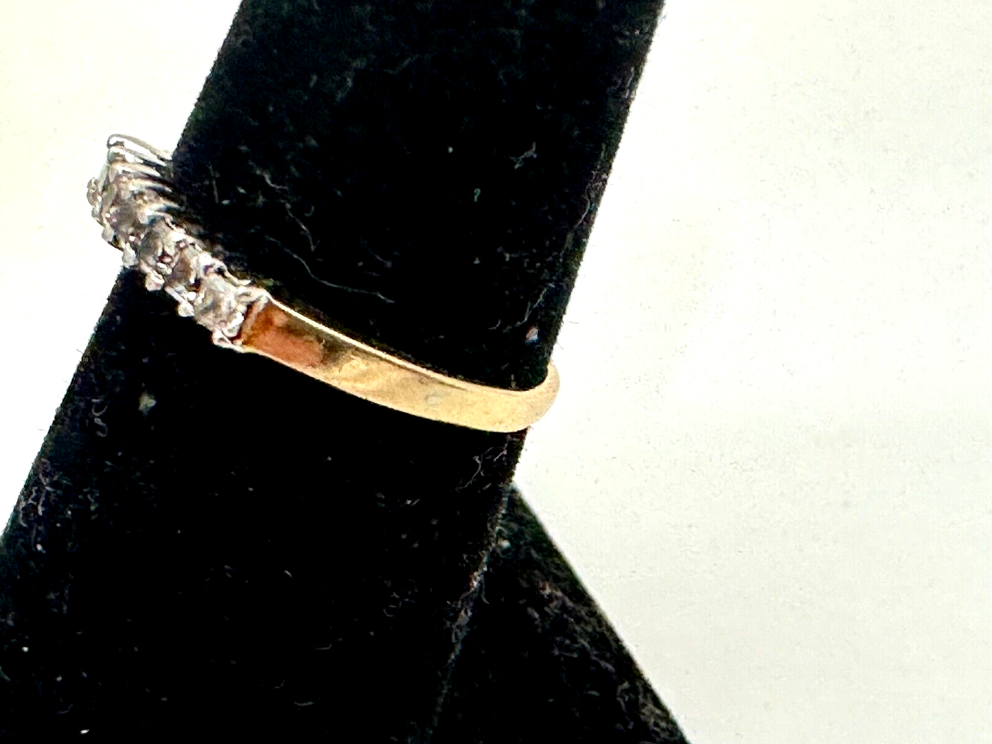 10K Gold 7-Stone Bar Setting Anniversary Ring Band CZ 1.3g Signed CRP 7 3/4 8