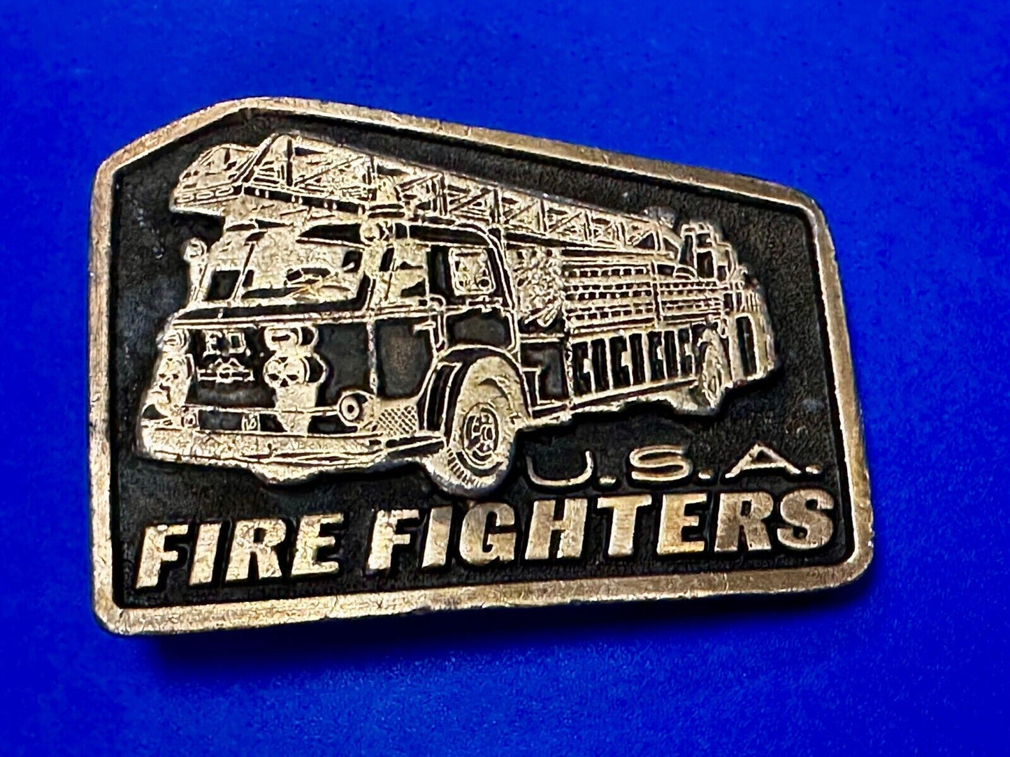 USA Firefighters Fire Truck Fireman Vintage Gold Tone Commemorative Belt Buckle