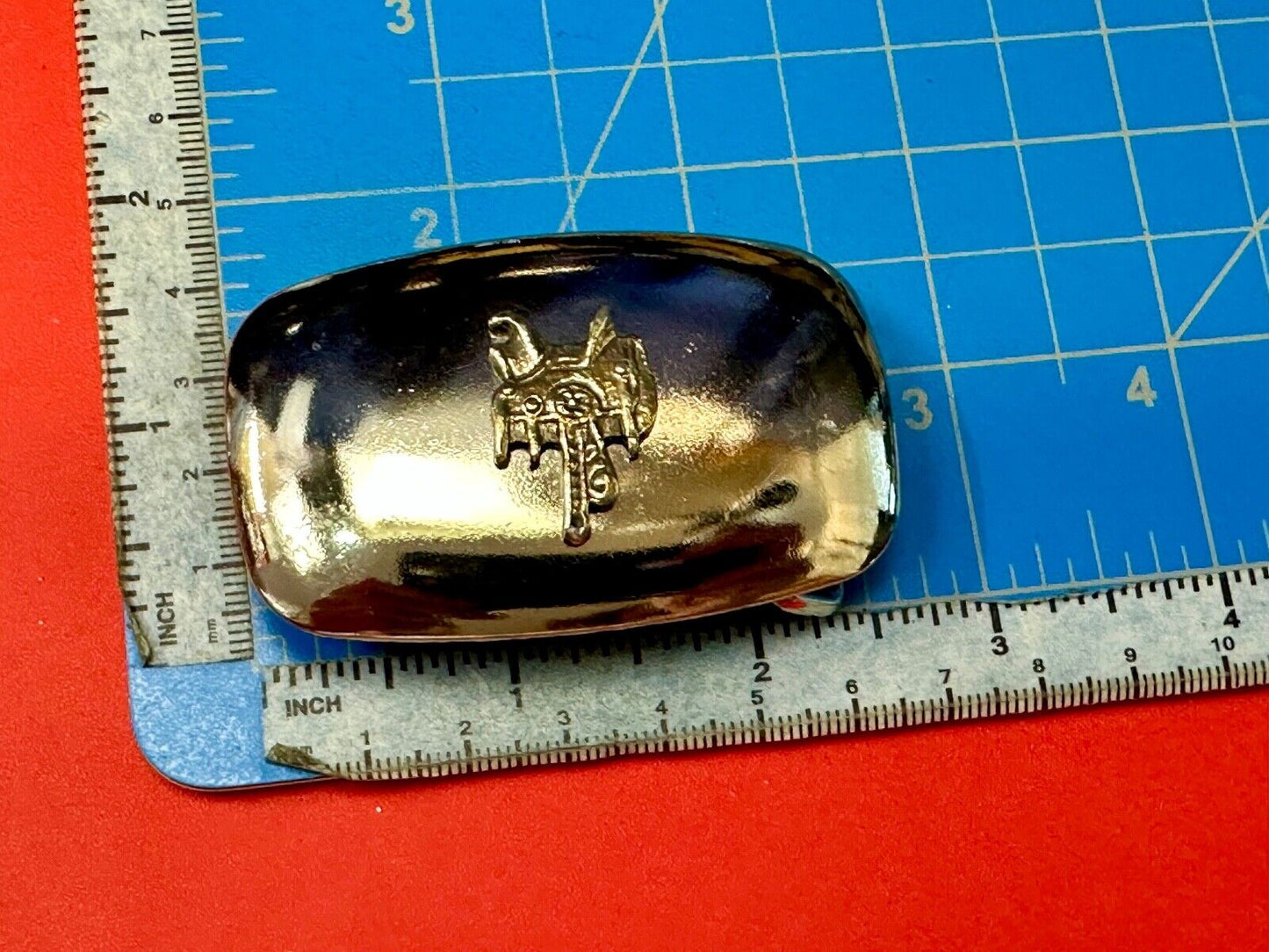 Beautiful two tone Horse Saddle on reflective western belt buckle