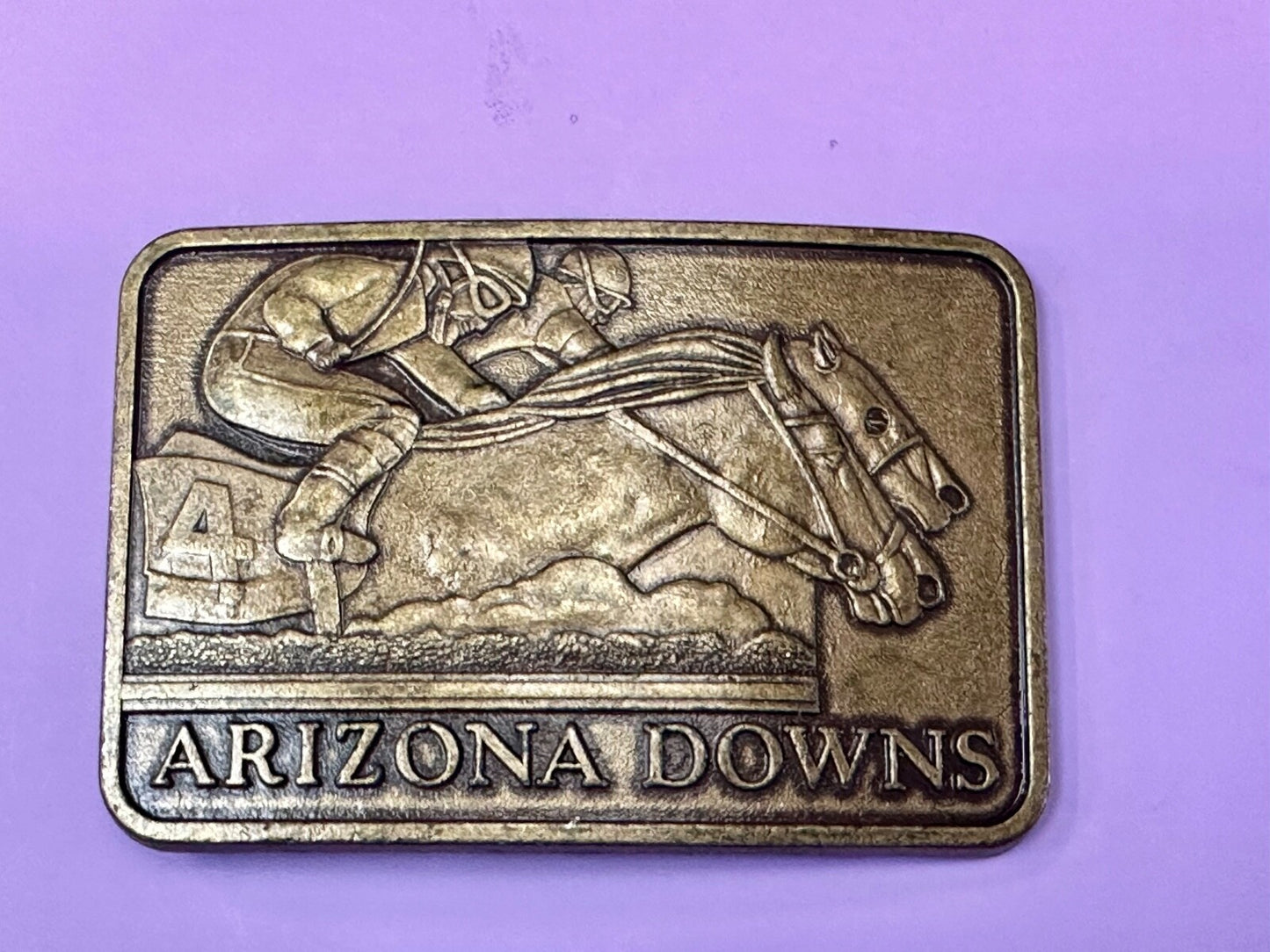Vintage Arizona Downs Jockeys On Horses Racetrack Vtg. Brass Tone Belt Buckle