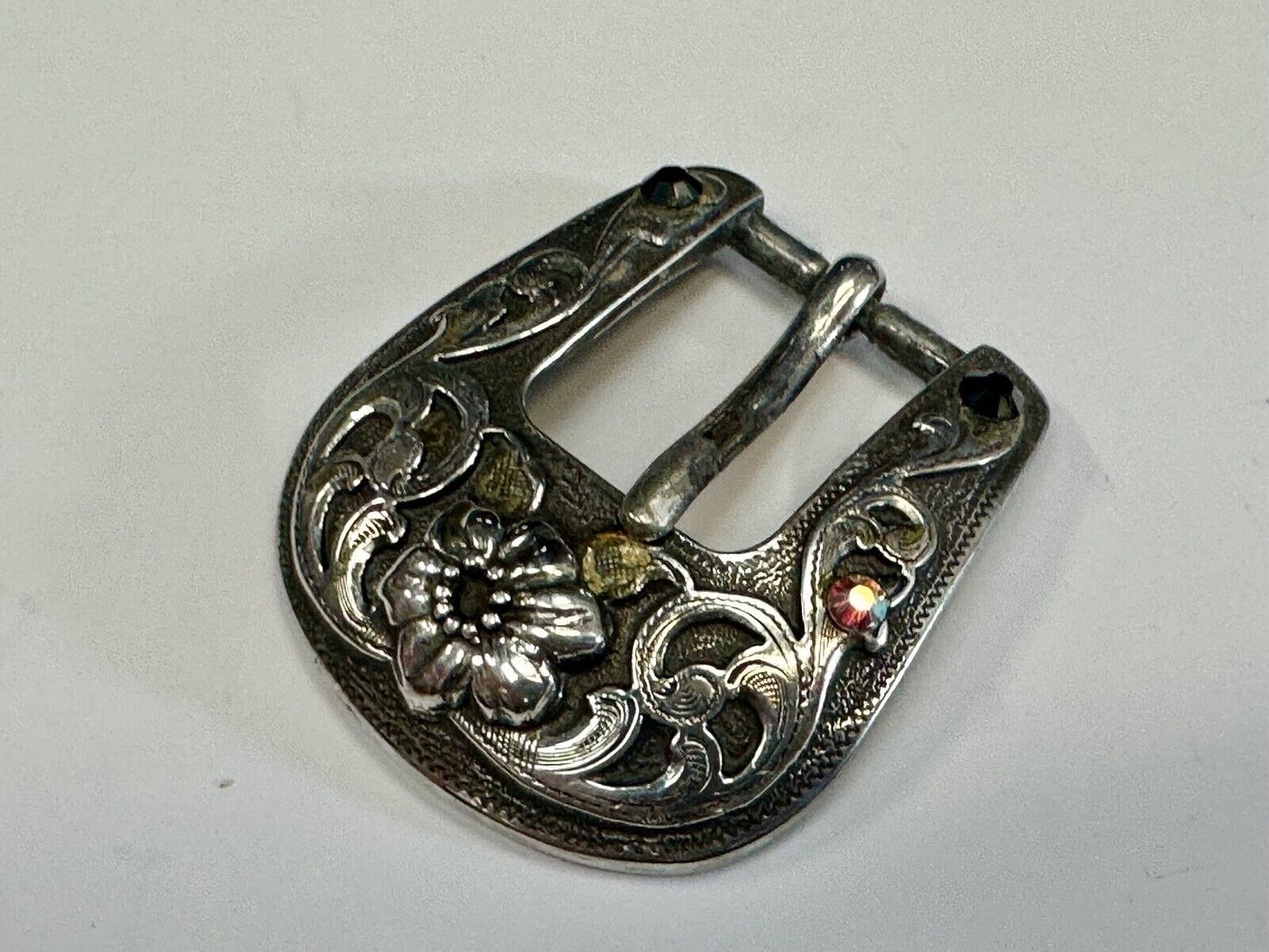 2" wide, silver tone ranger style cowgirls belt buckle
