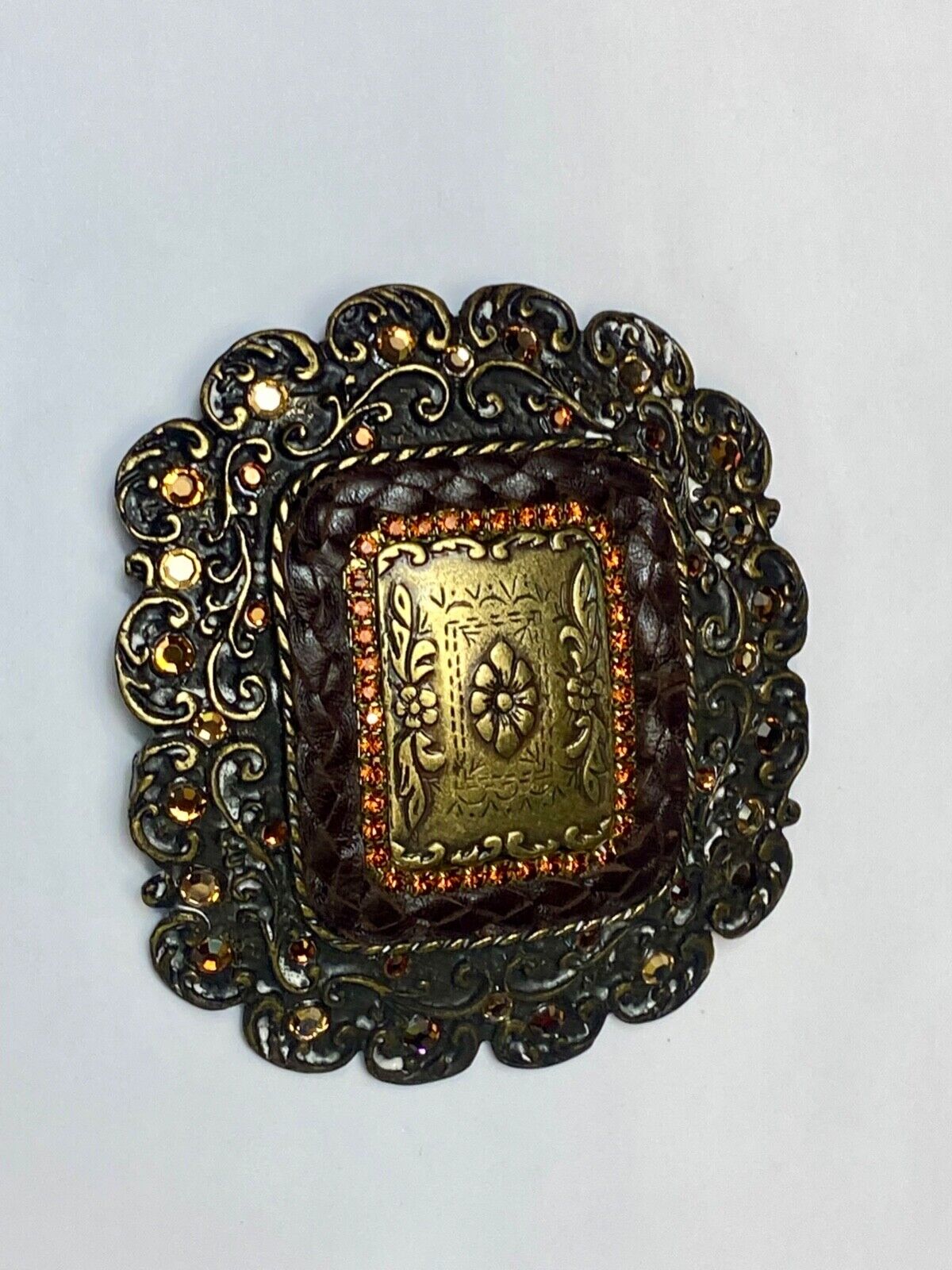 Beautiful leather & rhinestone accented Mesh center India inspired belt buckle
