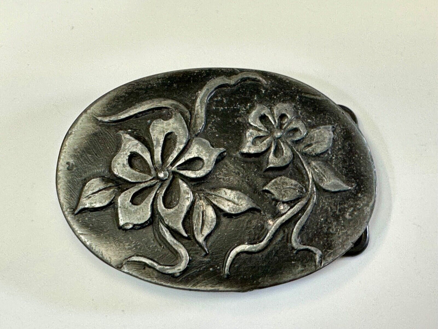 Artisan Pewter? Flower theme belt buckle - Beautiful and unique!