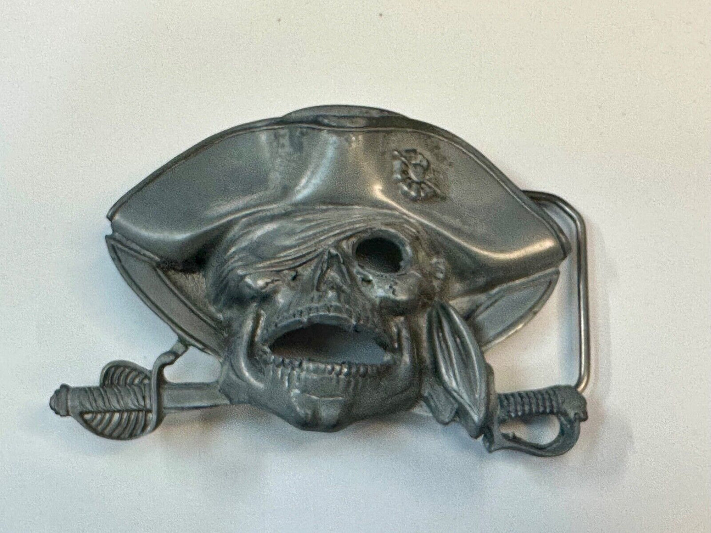 VINTAGE 1997 **PIRATE SKULL** FANTASY ARTWORK PEWTER BELT BUCKLE