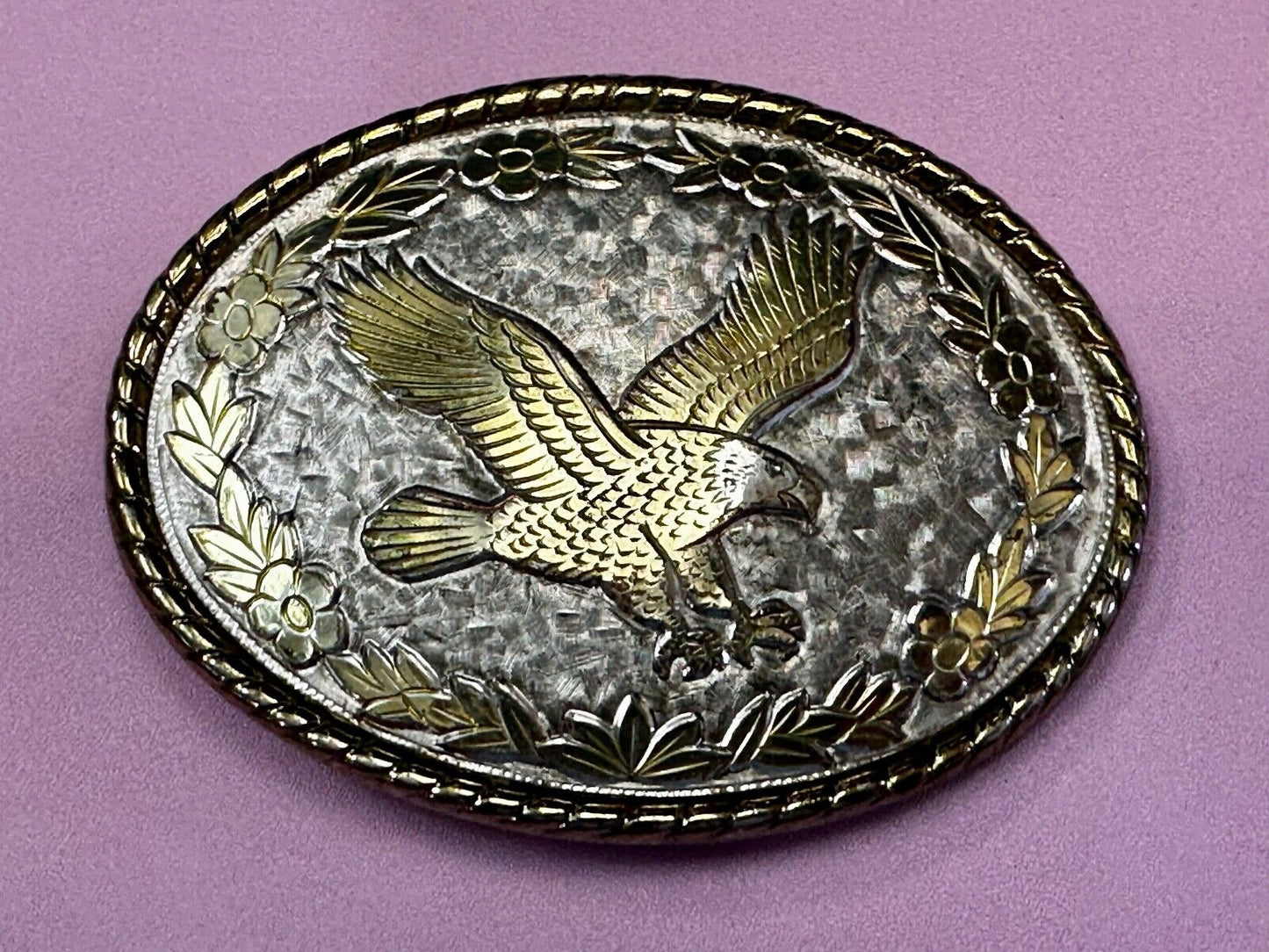 Vintage EAGLE flying High western etched flower swirl design belt buckle - W