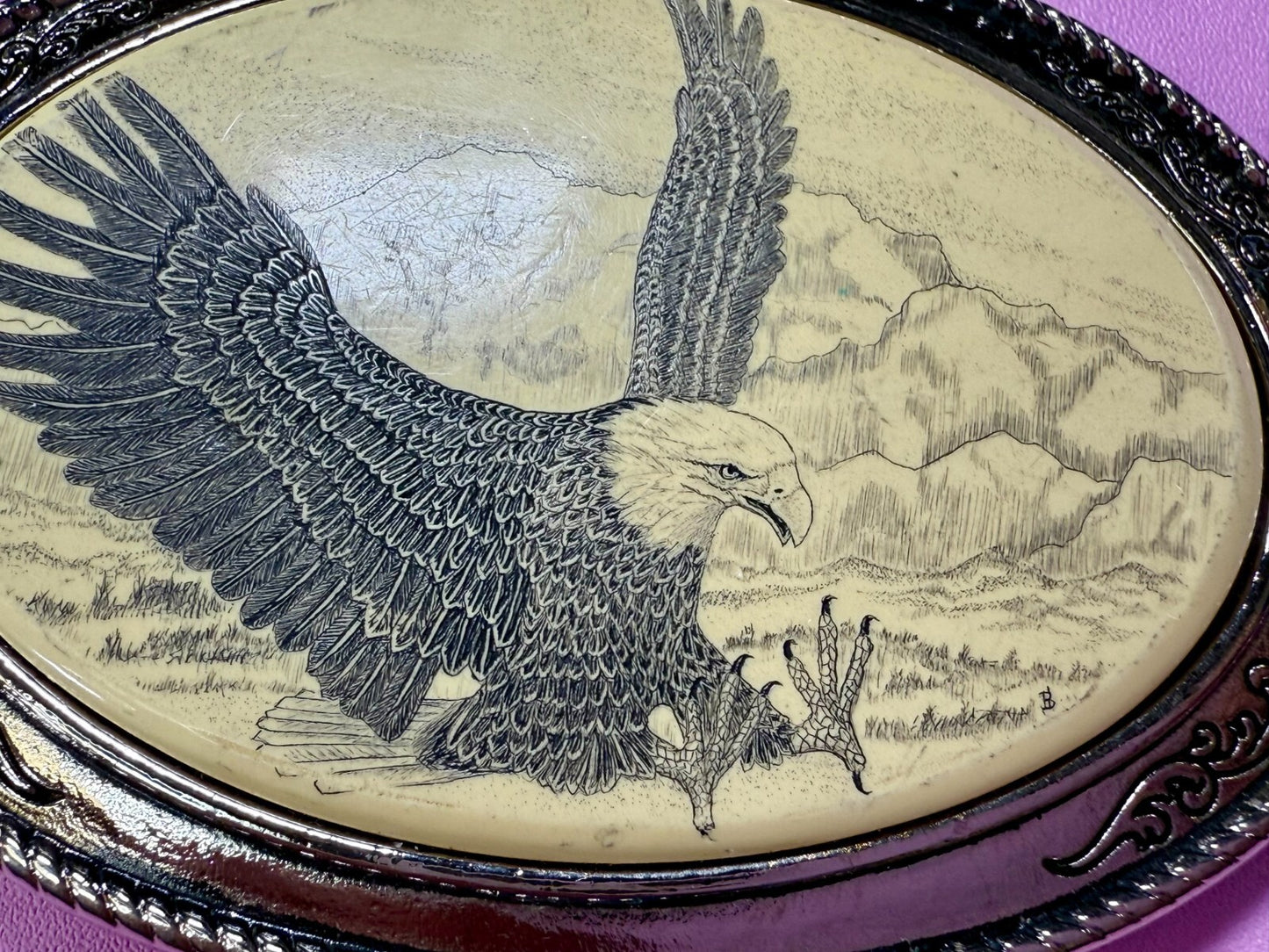 Bald EAGLE Spreading Wings Wildlife Scenery Scrimshaw Style Barlow Belt Buckle