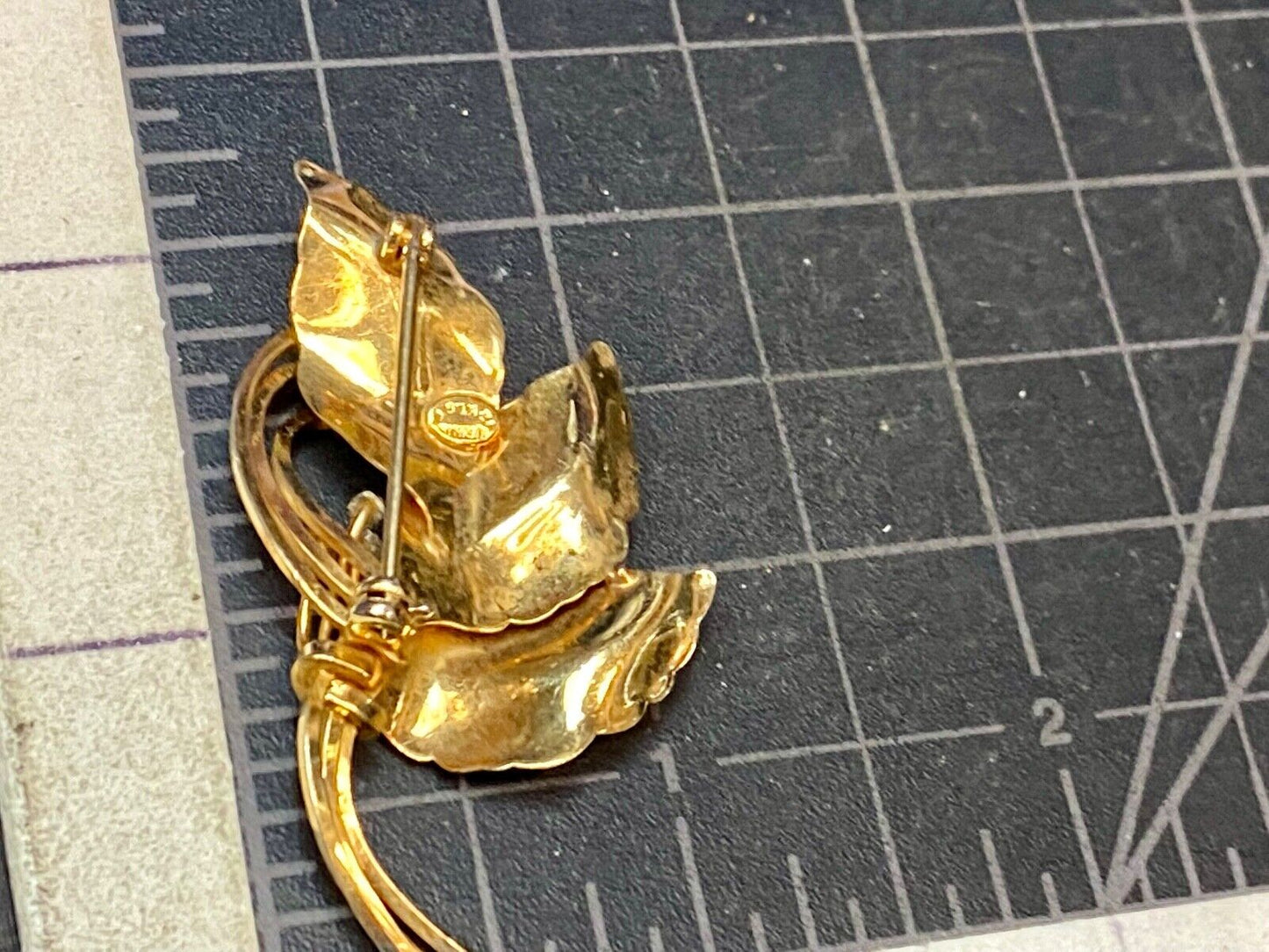Vintage Etched Three Leaf Jewelry Gold Tone Brooch Pin Signed Turin?