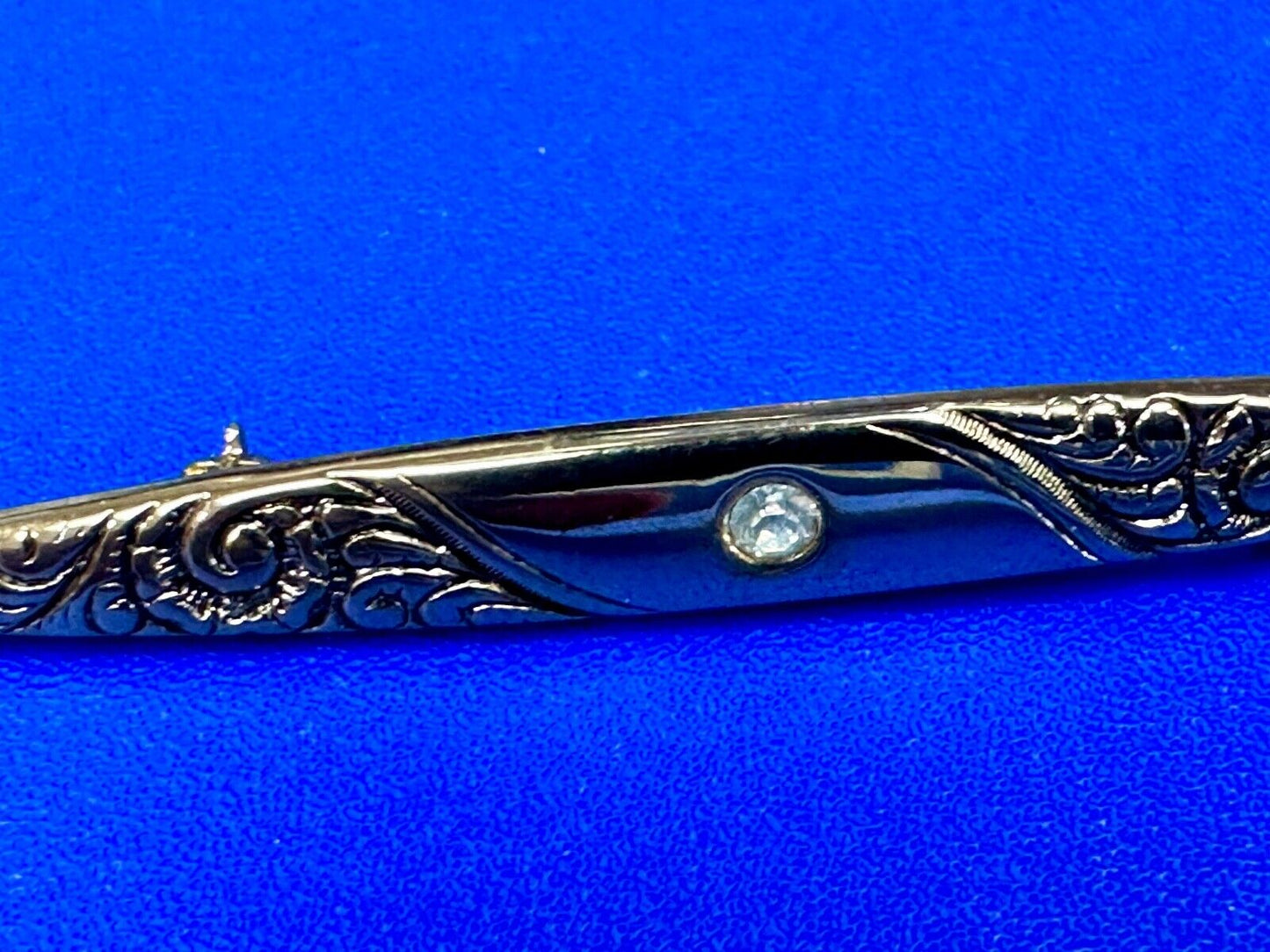 vintage Avon signed gold tone brooch pin
