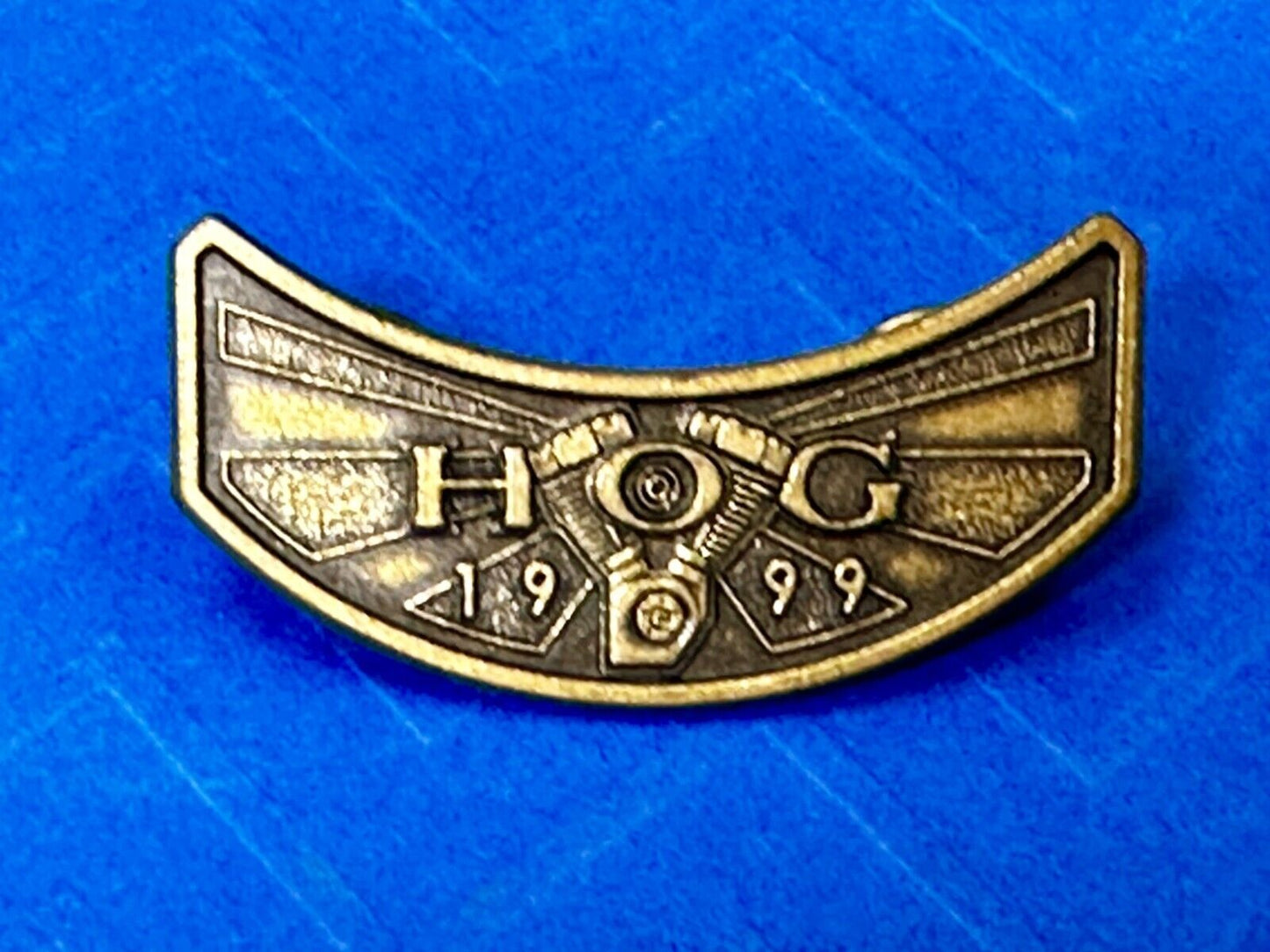 1999 Harley Davidson Owners Group HOG Pin for Jacket or Vest