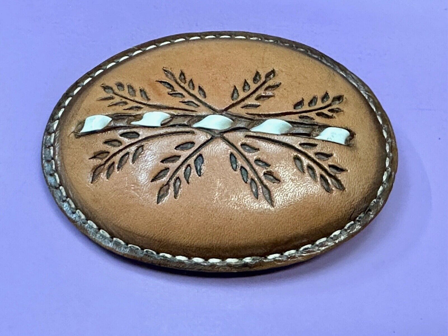 Beautiful Leather Factors Western oval mixed color / tooled Belt Buckle