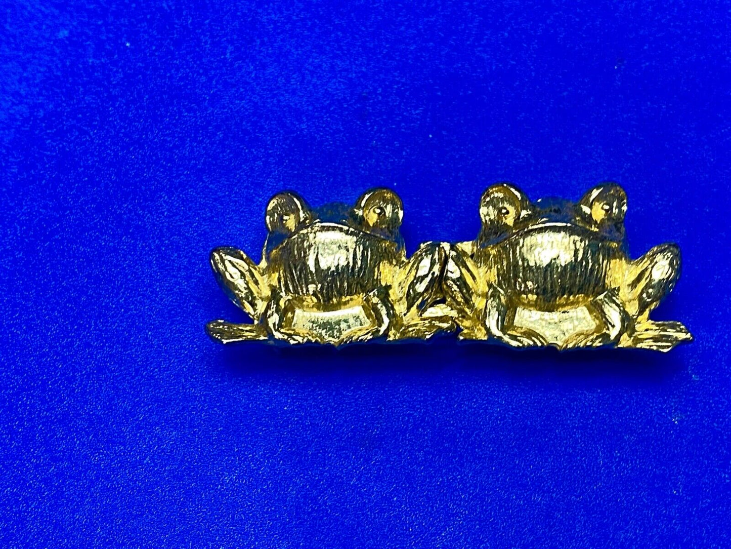 Adorable Leaping Frogs gold color interlocking belt buckle by JEANNIE BOUCHEVER