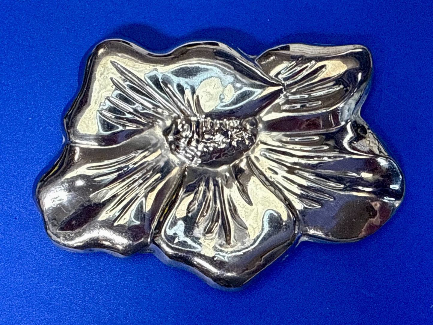 Beautiful Pansy Flower Shaped Silver Tone Hippy Vibe Scarf Slide Belt Buckle