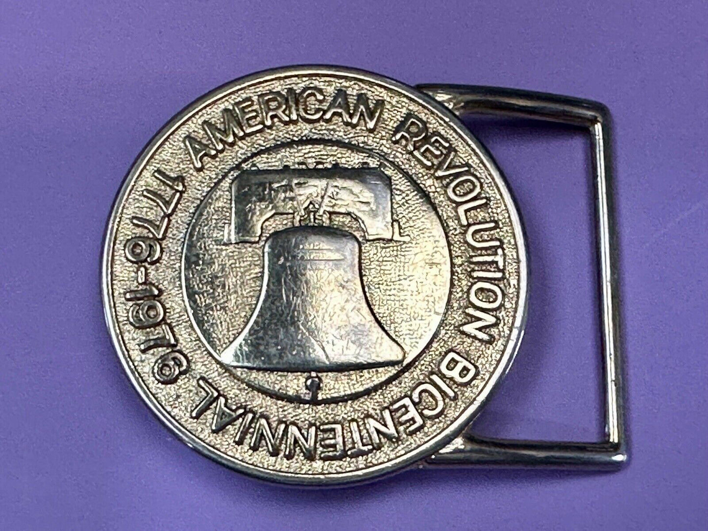 American Revolution bicentennial liverty bell round gold tone belt buckle