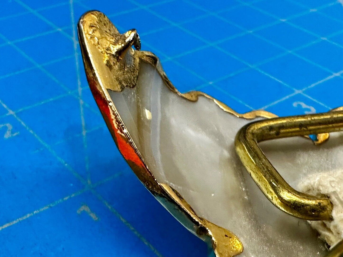 Vintage Butterfly Shaped MOP Mother of Pearl Cutout Gold tone Belt Buckle Slide