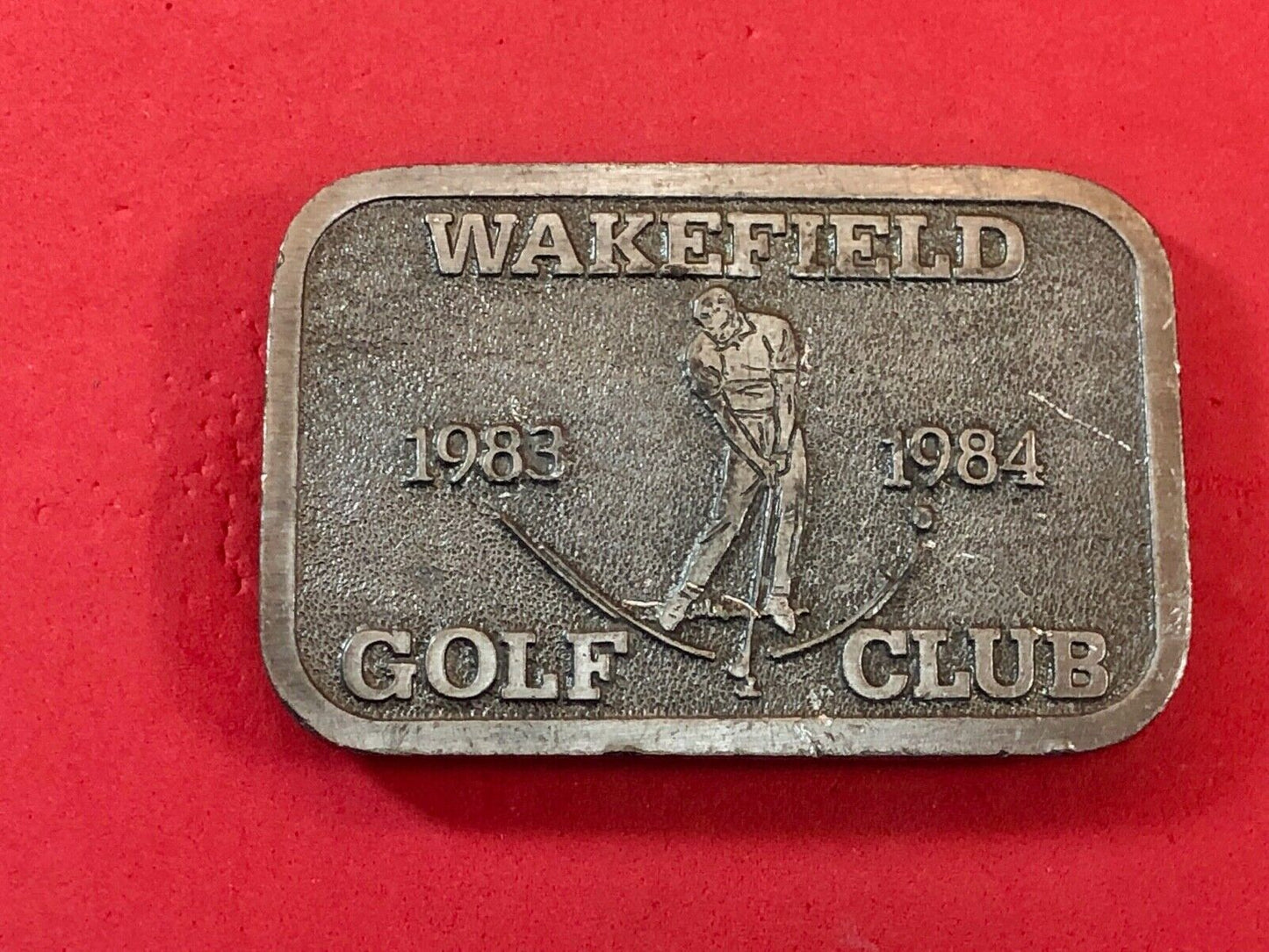 Vintage 1984 - WAKEFIELD golf country club belt buckle