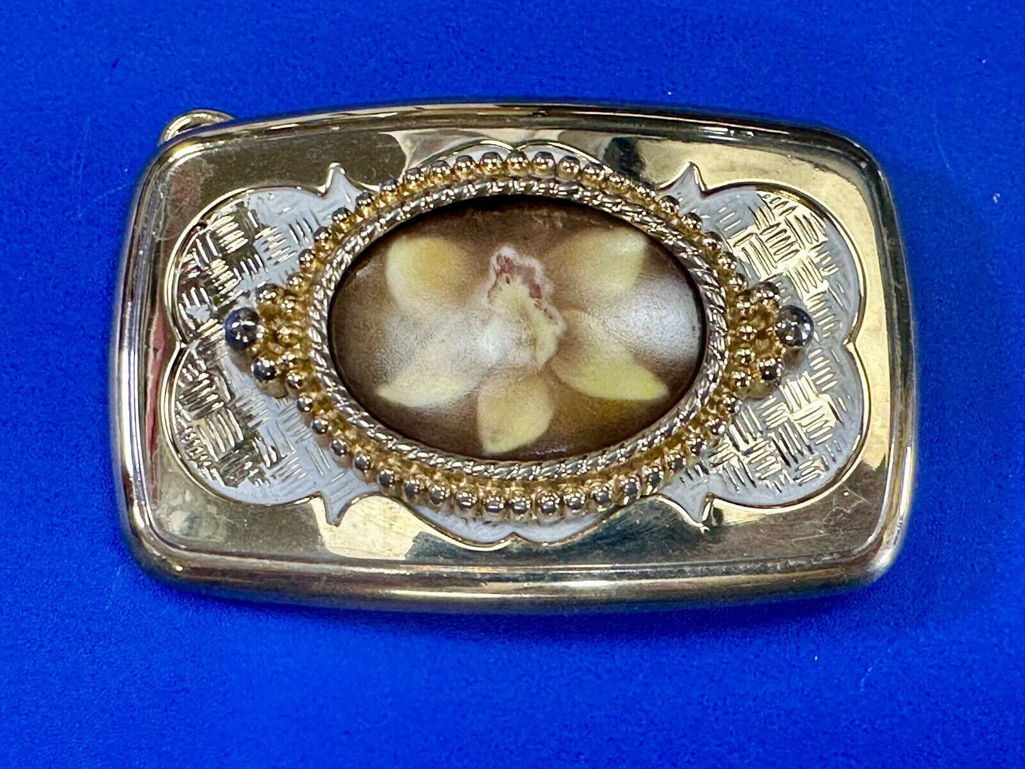 Vintage cabochon cab style flower centerpiece beautiful gold tone belt buckle