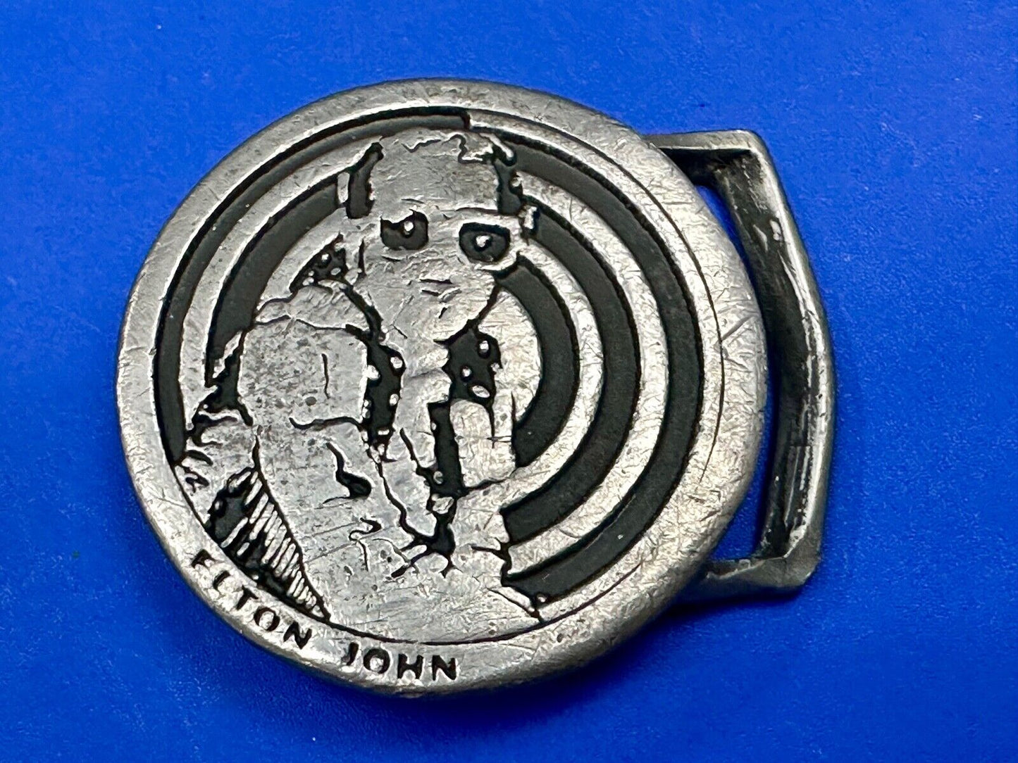 ***ELTON JOHN*** MUSIC SOUVENIR 1970's VINTAGE COMMEMORATIVE BELT BUCKLE