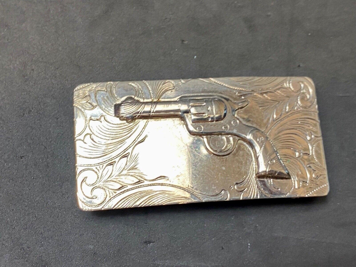 Beautiful Gun Pistol Six Shooter Rockmount flower swirl rectangular belt buckle