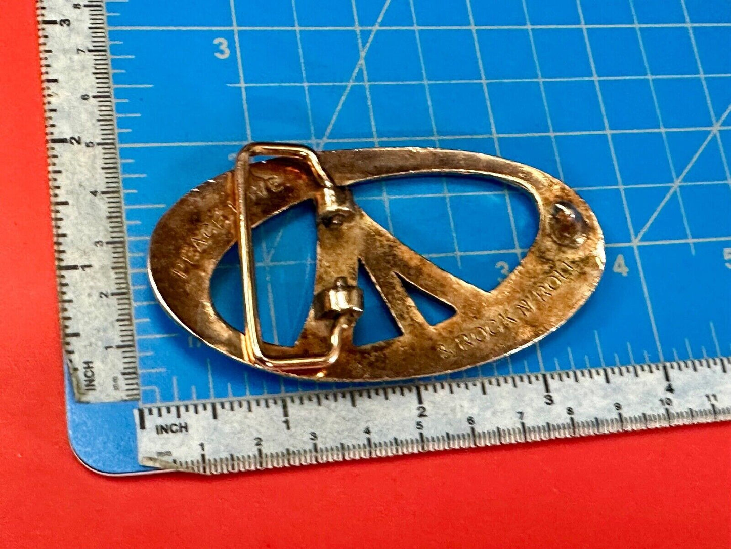 2OH Logo Emblem Peace love & Rock & Roll gold color belt buckle