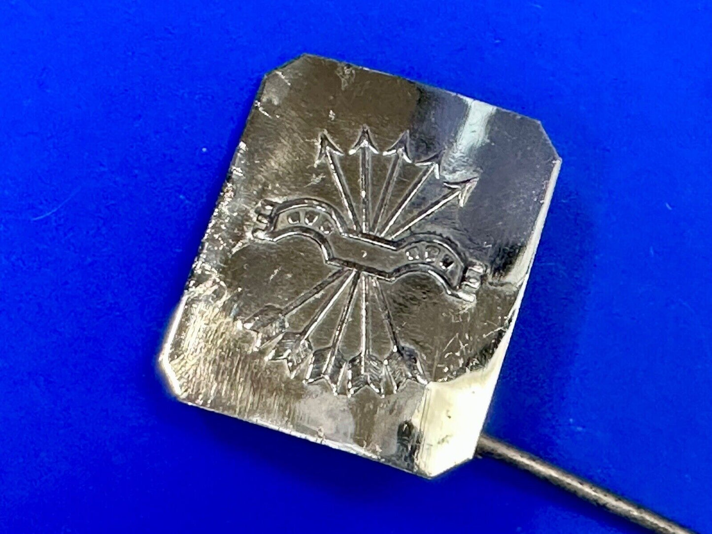 The 5 Arrows Hotel? Waddesdon Manor? England Family Embalm? Antique belt buckle