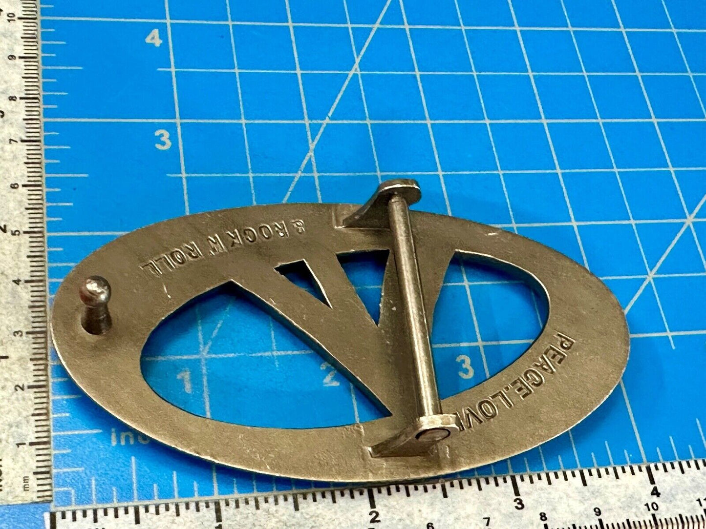 2OH Cutout gold color belt buckle Peace love & Rock & Roll