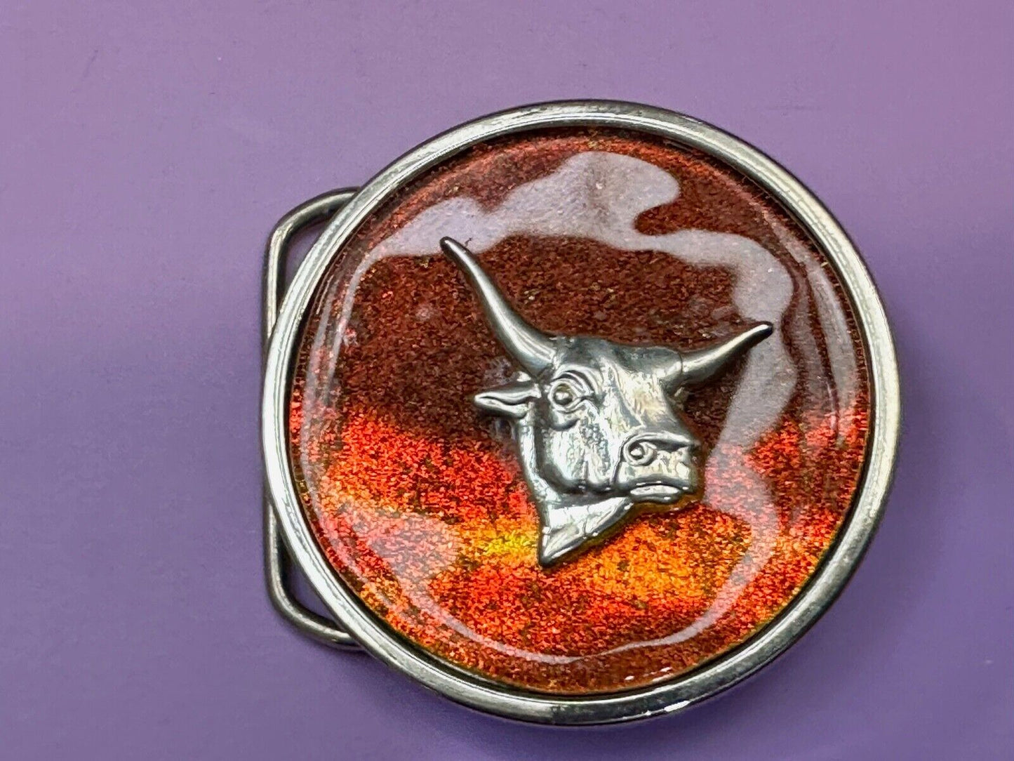 Texas Longhorn - Silver tone dimensional Steer on round retro red Belt Buckle