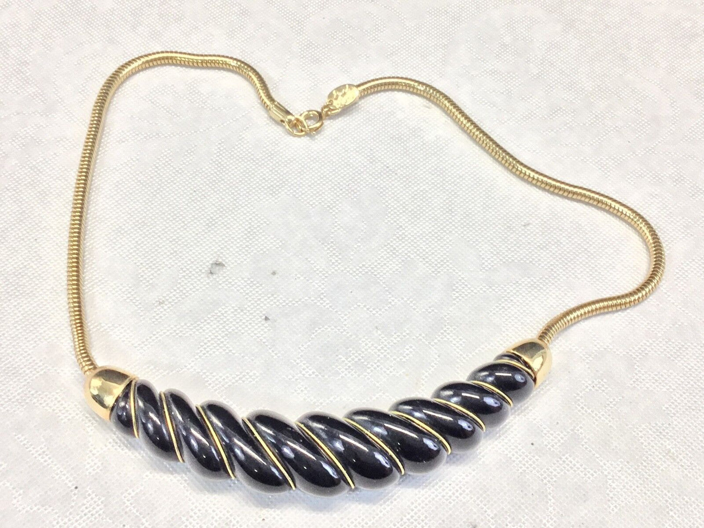 Vintage Black & Gold Tone Scalloped Classic 15" Necklace signed by Park Lane