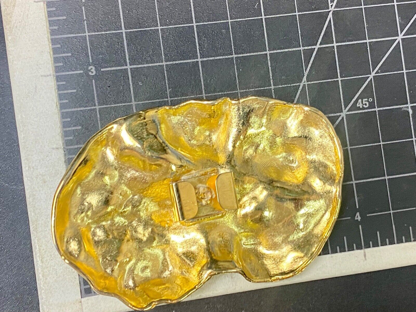 Vintage chunky gold tone crinkle pattern scarf slide