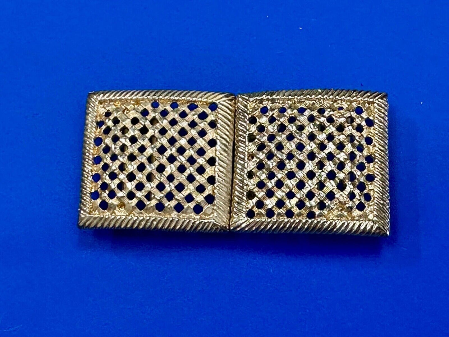 Basket Weave Pattern Vintage Two-piece interlocking gold tone belt buckle
