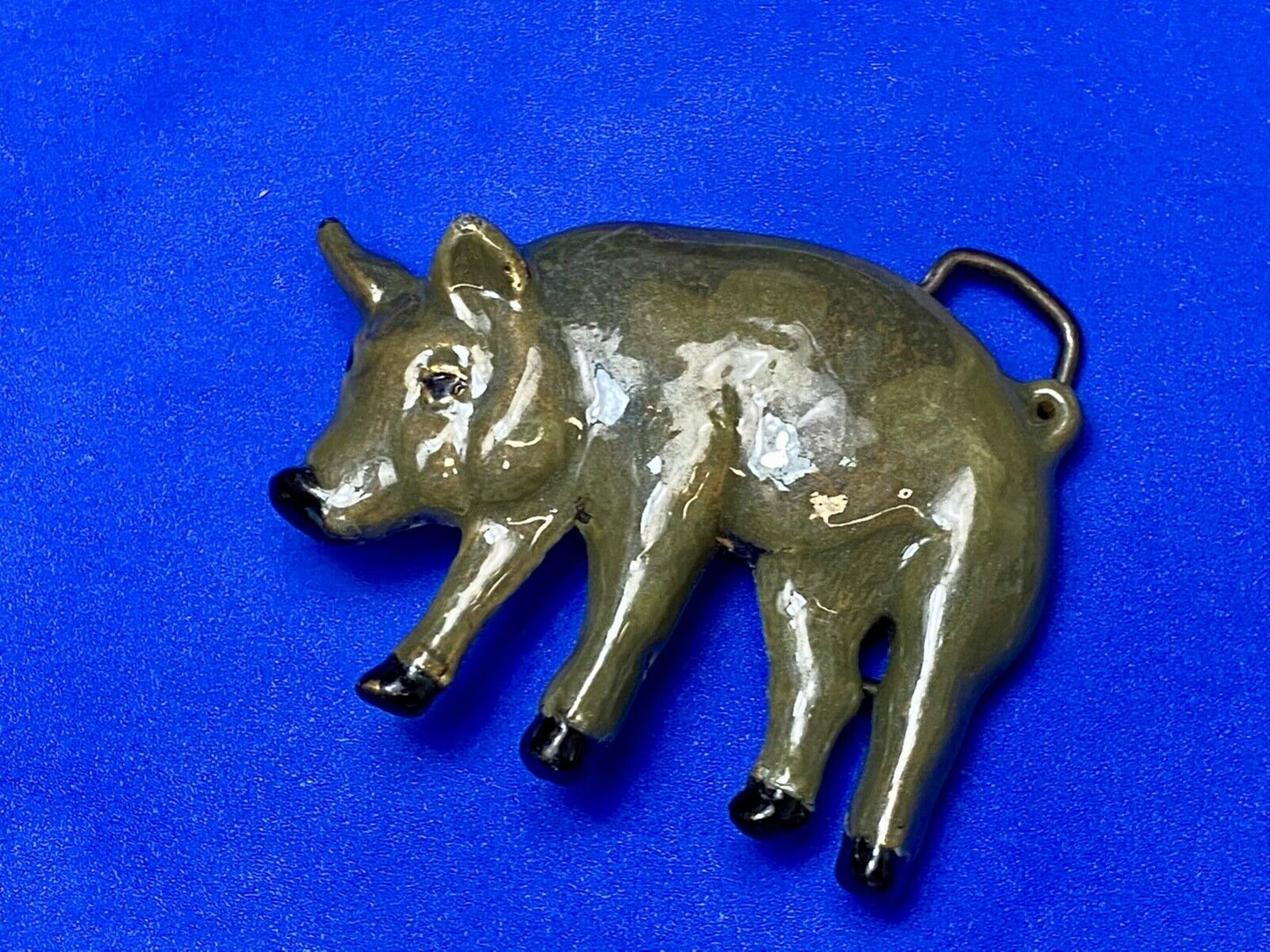 Adorable Pig Hog on the farm cutout swine animal belt buckle