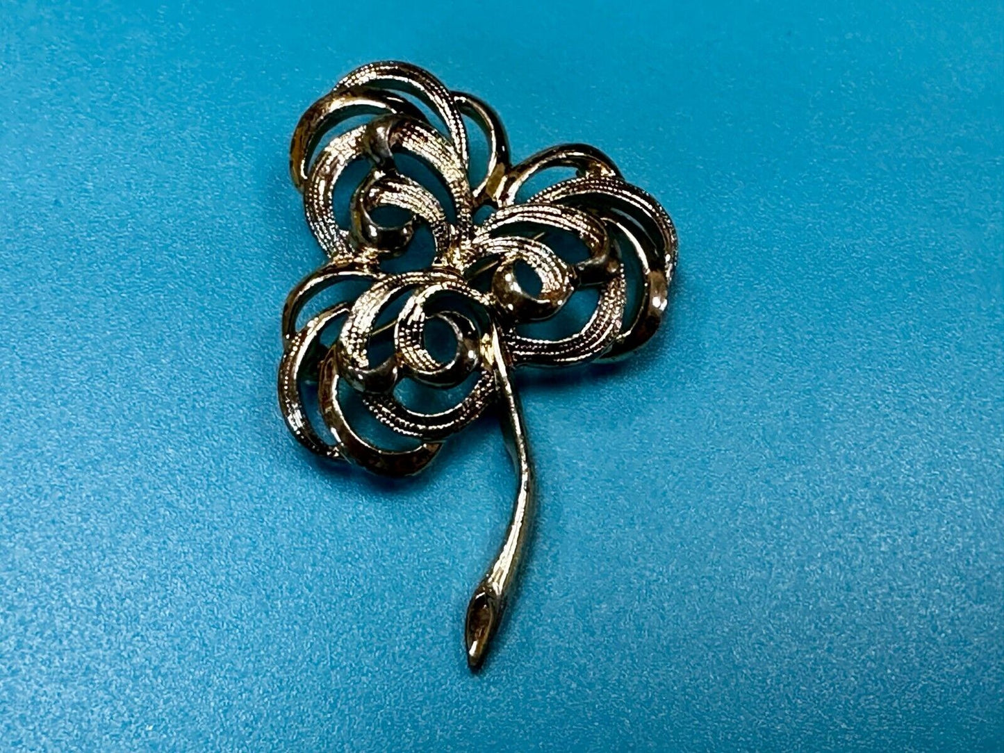 Three Leaf Clover Flower Openwork Gold Tone Brooch Pin Signed by Sarah Coventry
