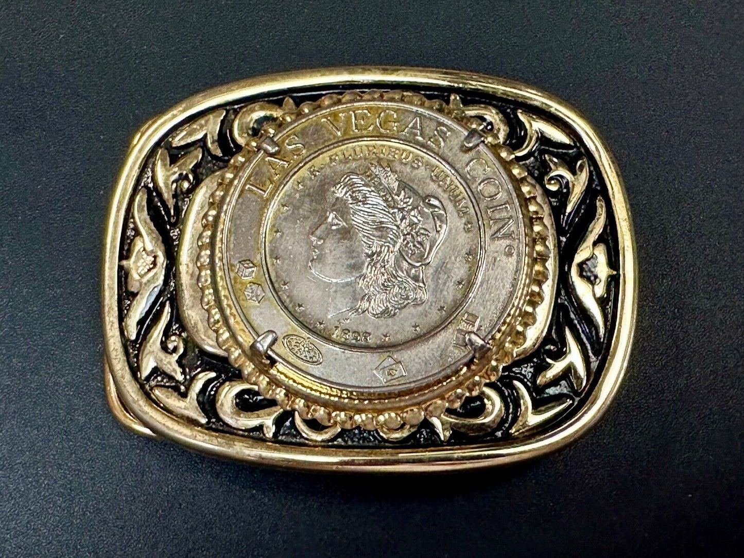 VINTAGE CASINO SOUVENIR LAS VEGAS NEVADA DOLLAR FAUX 1878 COIN METAL BELT BUCKLE