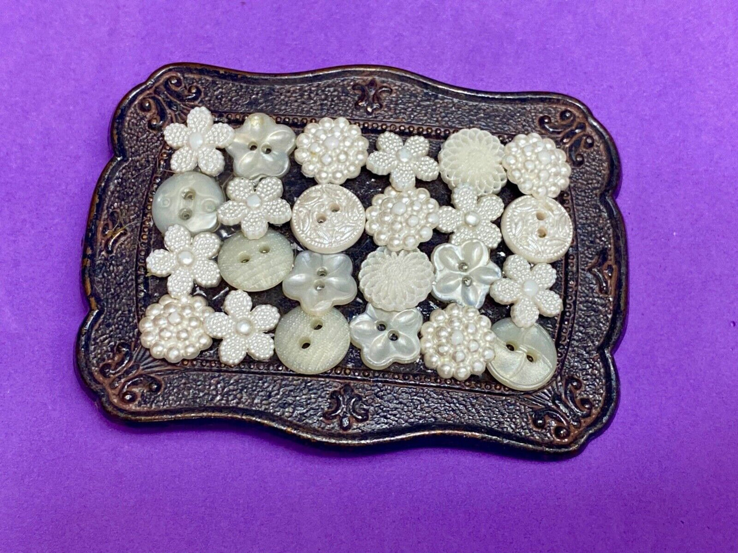 Artisan? Cute Button Steampunk Style Western Framed Belt Buckle