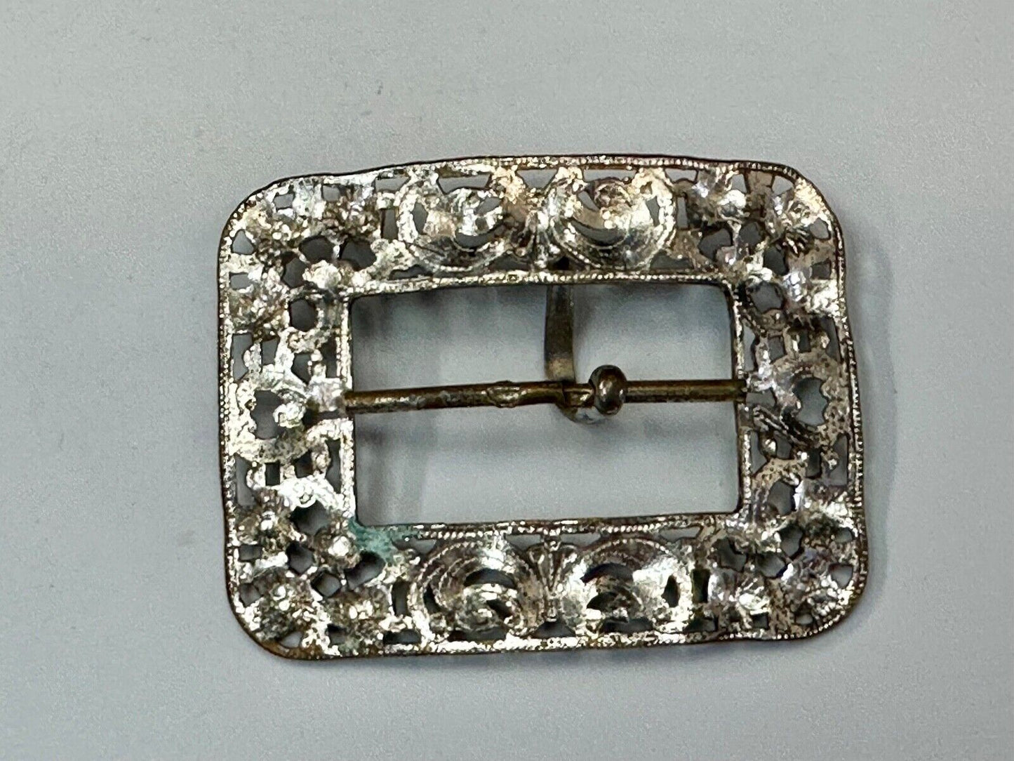 Beautiful antique silver color see through flower swirl belt buckle