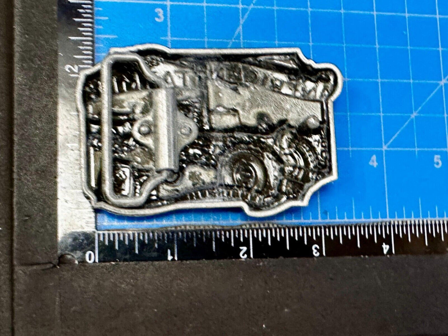 USA American Farmer Feeds The World Farm Barn Tractor Silver Color Belt Buckle