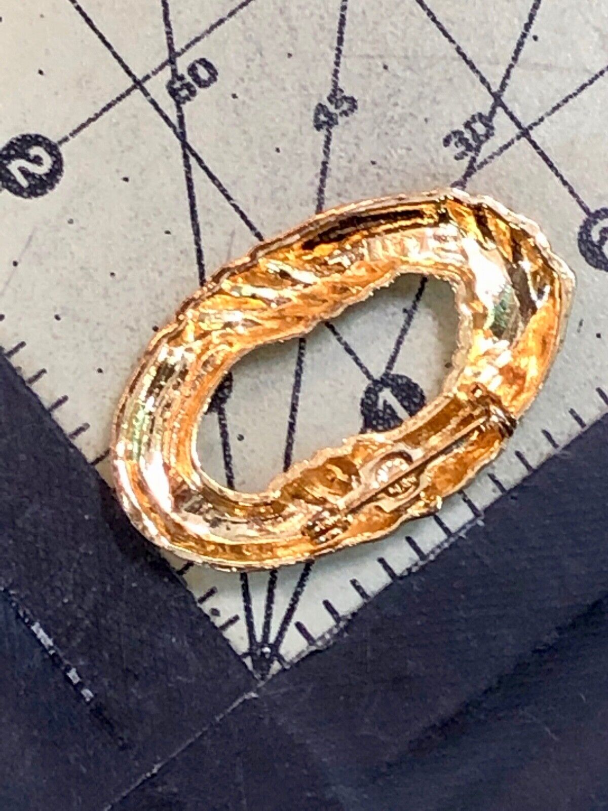 Vintage AAI signed Gold tone Circular Pendant brooch