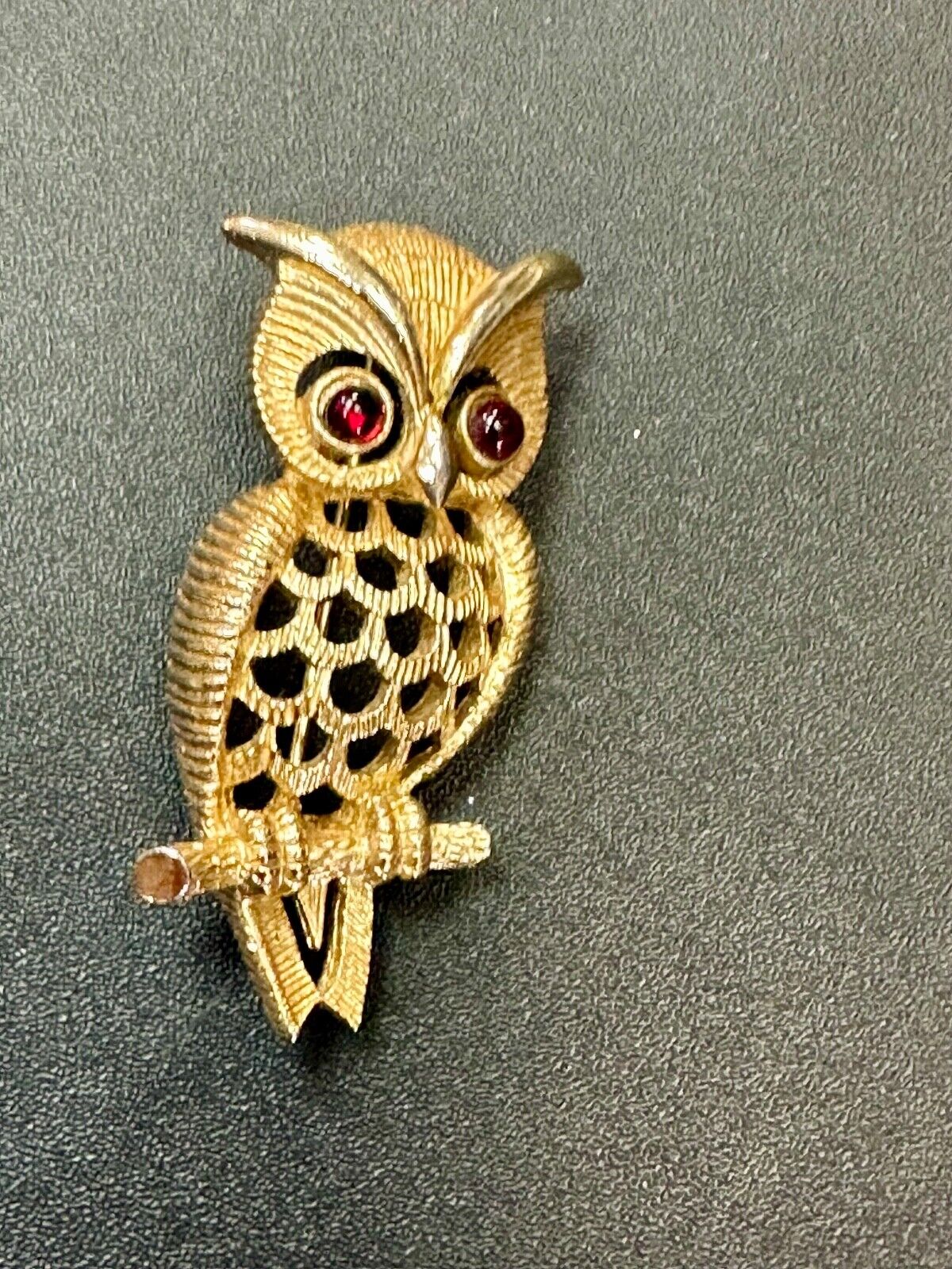 Avon Perched Owl Brooch Gold Tone Red Eyed Owl Pin