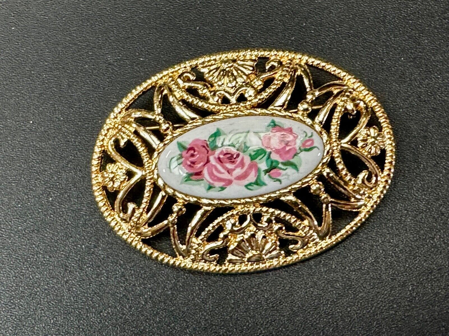 Avon signed gold tone see through surround Porcelain flower theme brooch pin