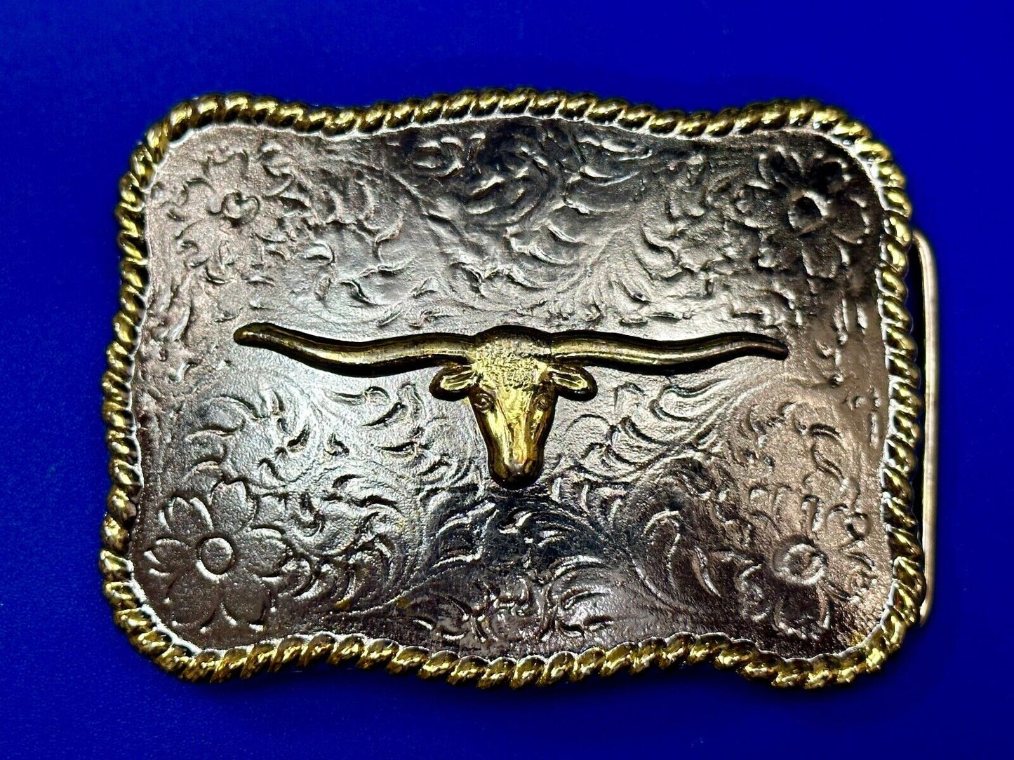 Texas Longhorn Cow Steer flower swirl Belt Buckle w/ thick rope boarder