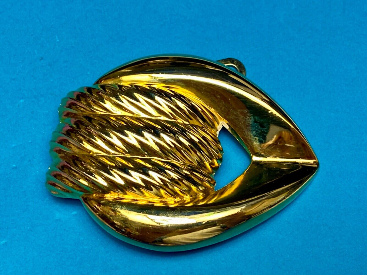 Vintage Day-Lor Signed Gold Tone Knot Theme Belt Buckle