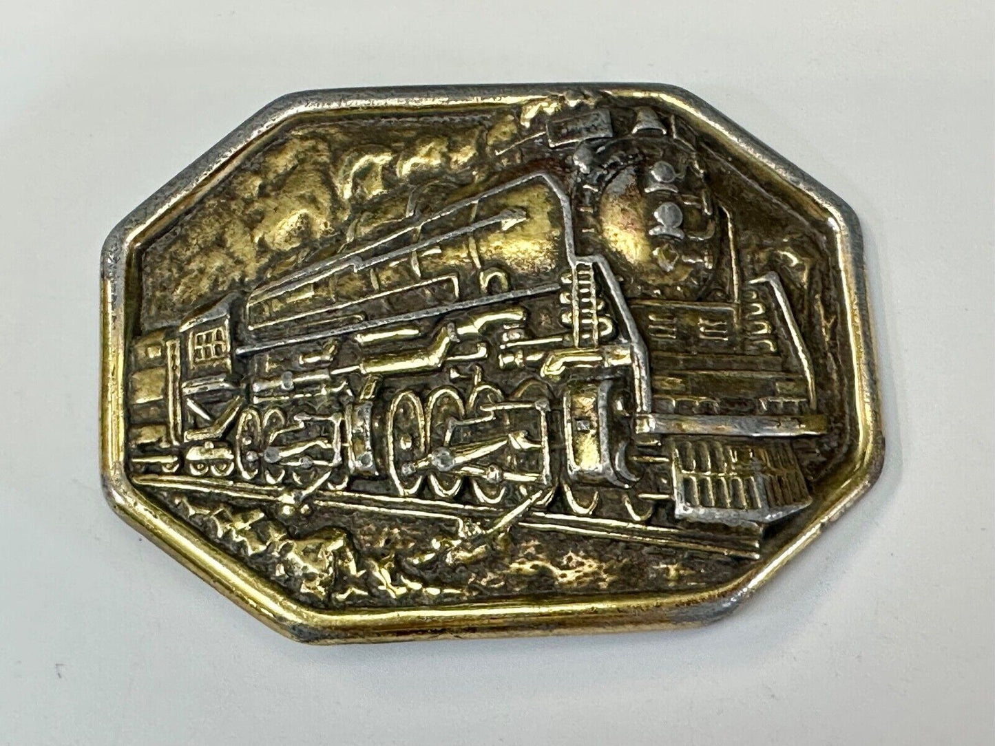 Train Engine Steam Locomotive RR collectors Vintage 70s belt buckle by Avon