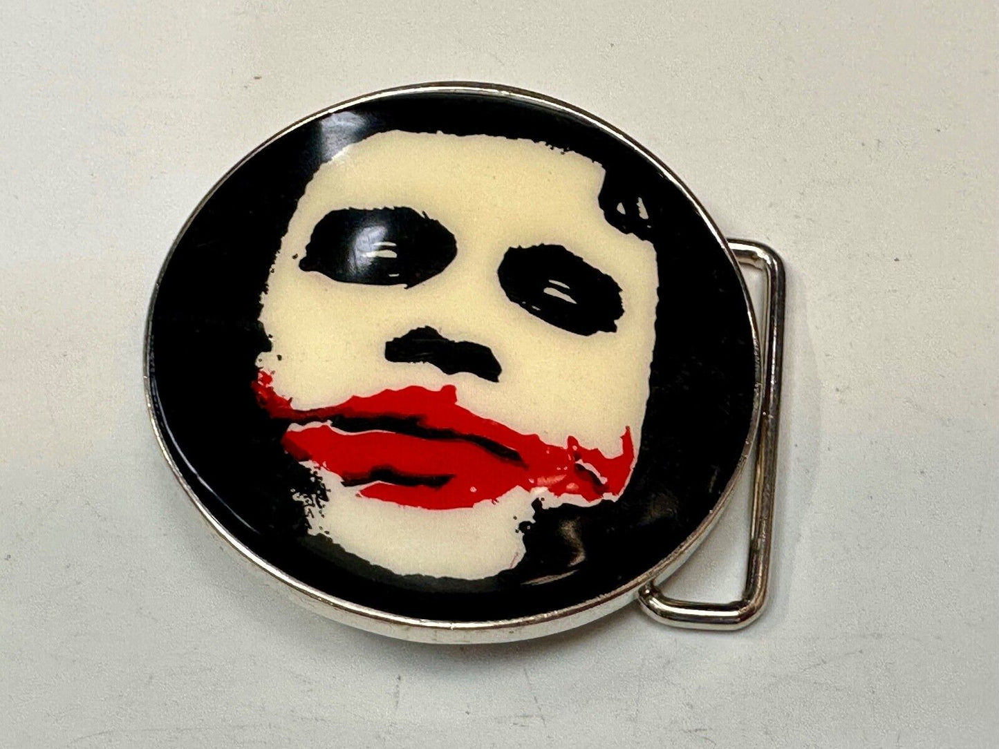 Batman's JOKER Red RED Lips round HA HA GTO Design DC Comics S08 Belt Buckle