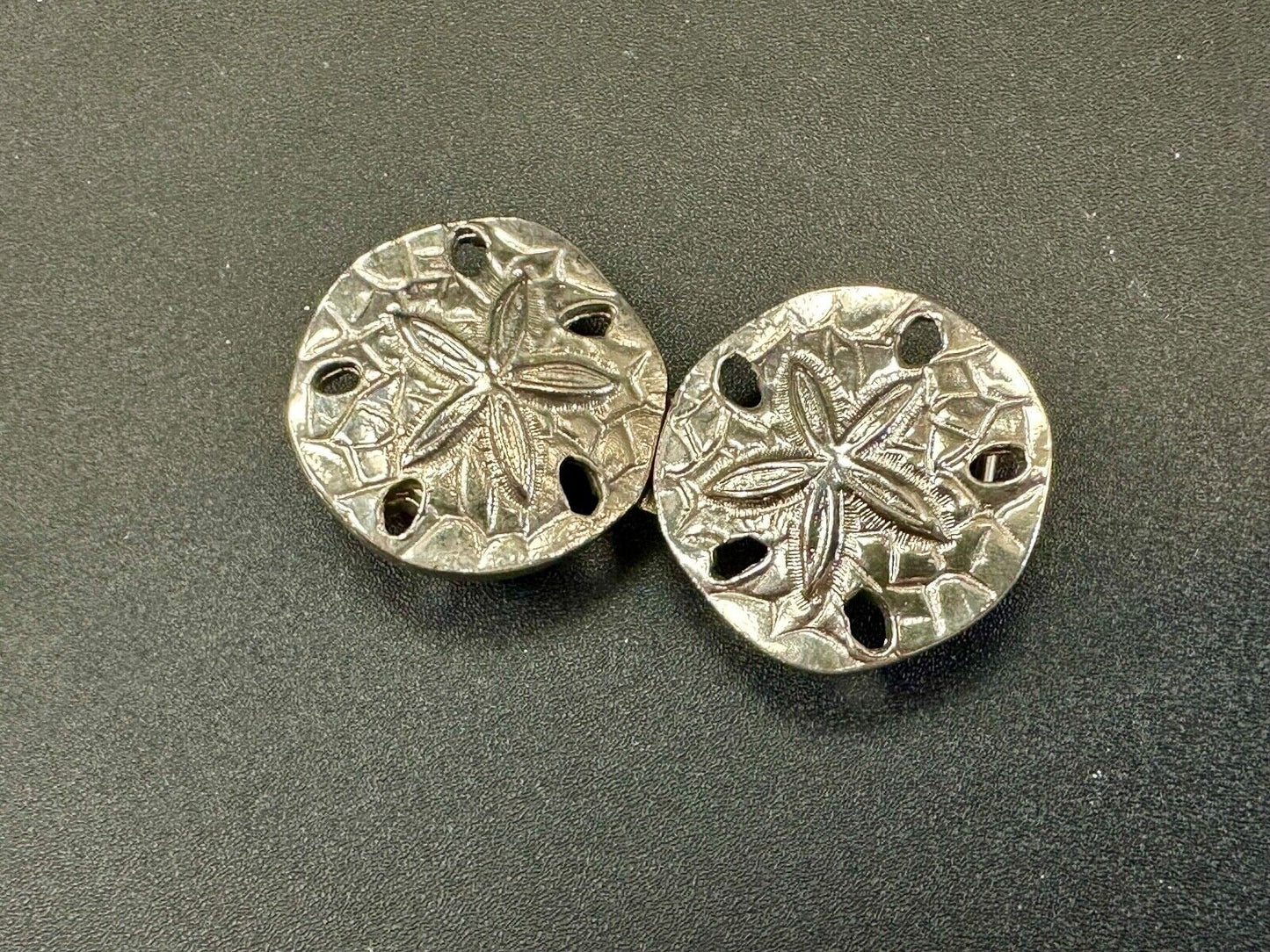 2" Sand Dollars - Vintage Two-piece interlocking gold tone belt buckle