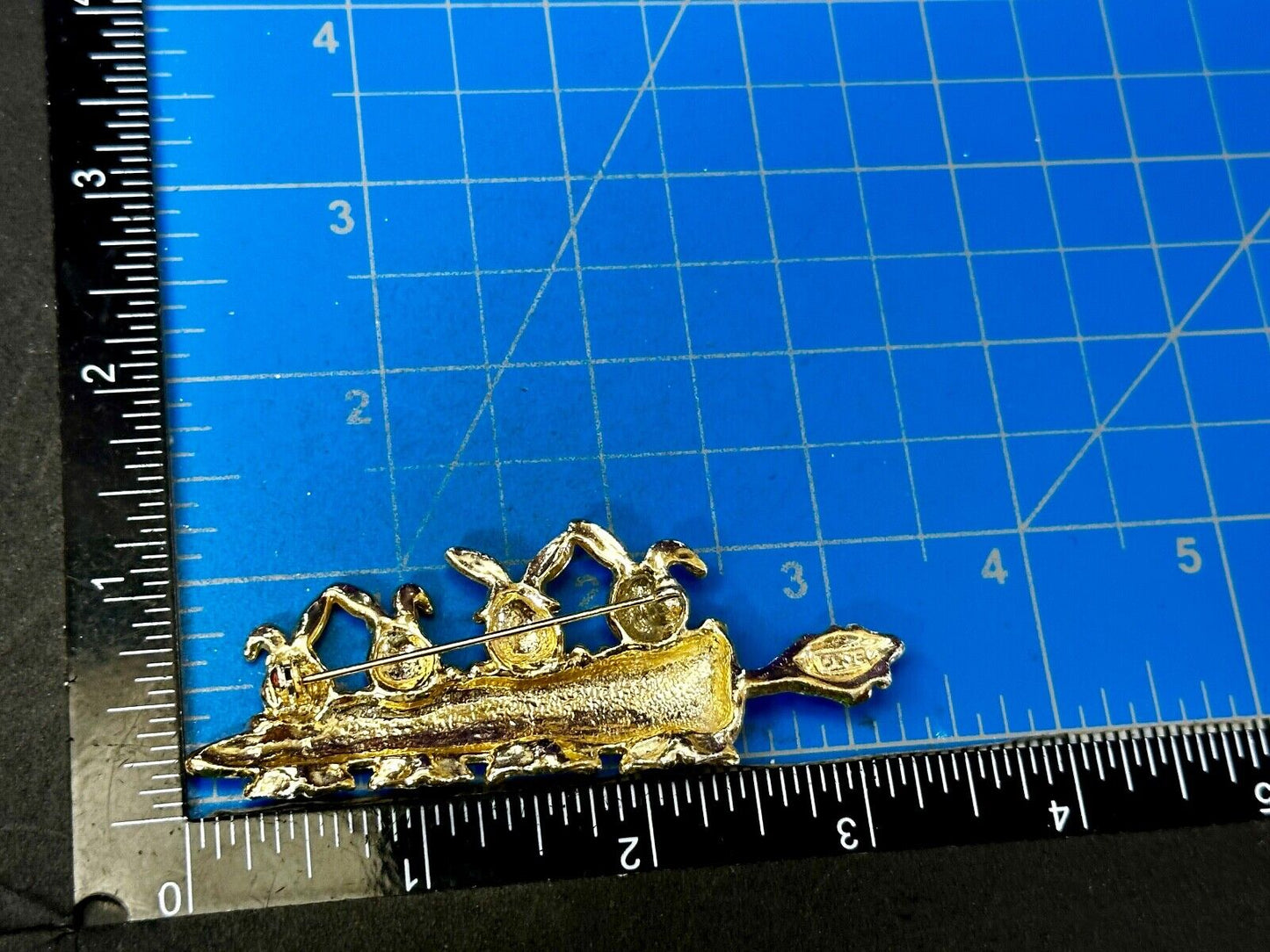 Adorable Bunny Rabbit Family Eating Carrot Gold Tone Pin Brooch Signed by AJC